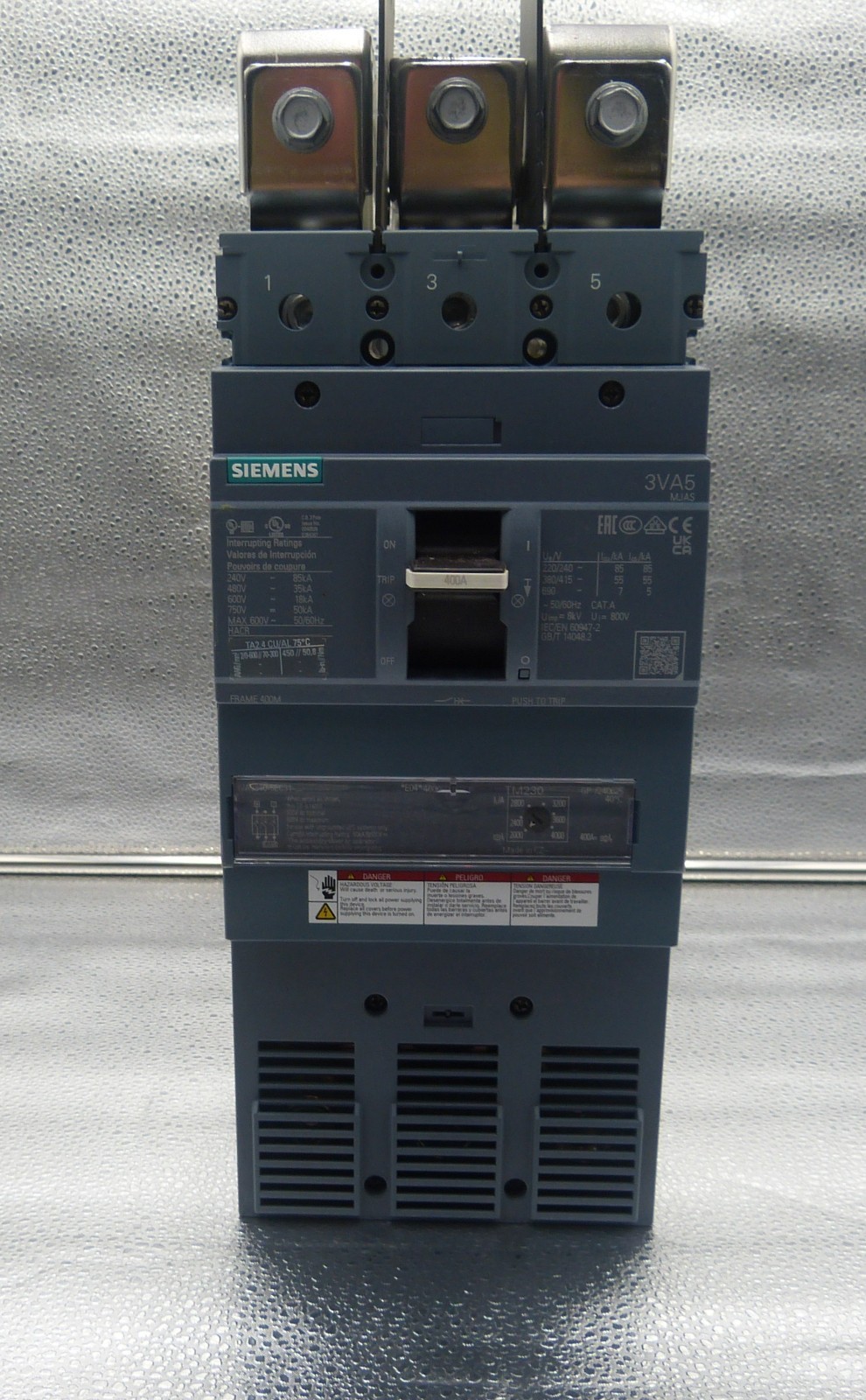 Siemens 3VA5340-5EC31-0AA0 400 Amp 3 Pole WITH P5 Hardware S3VA53TD