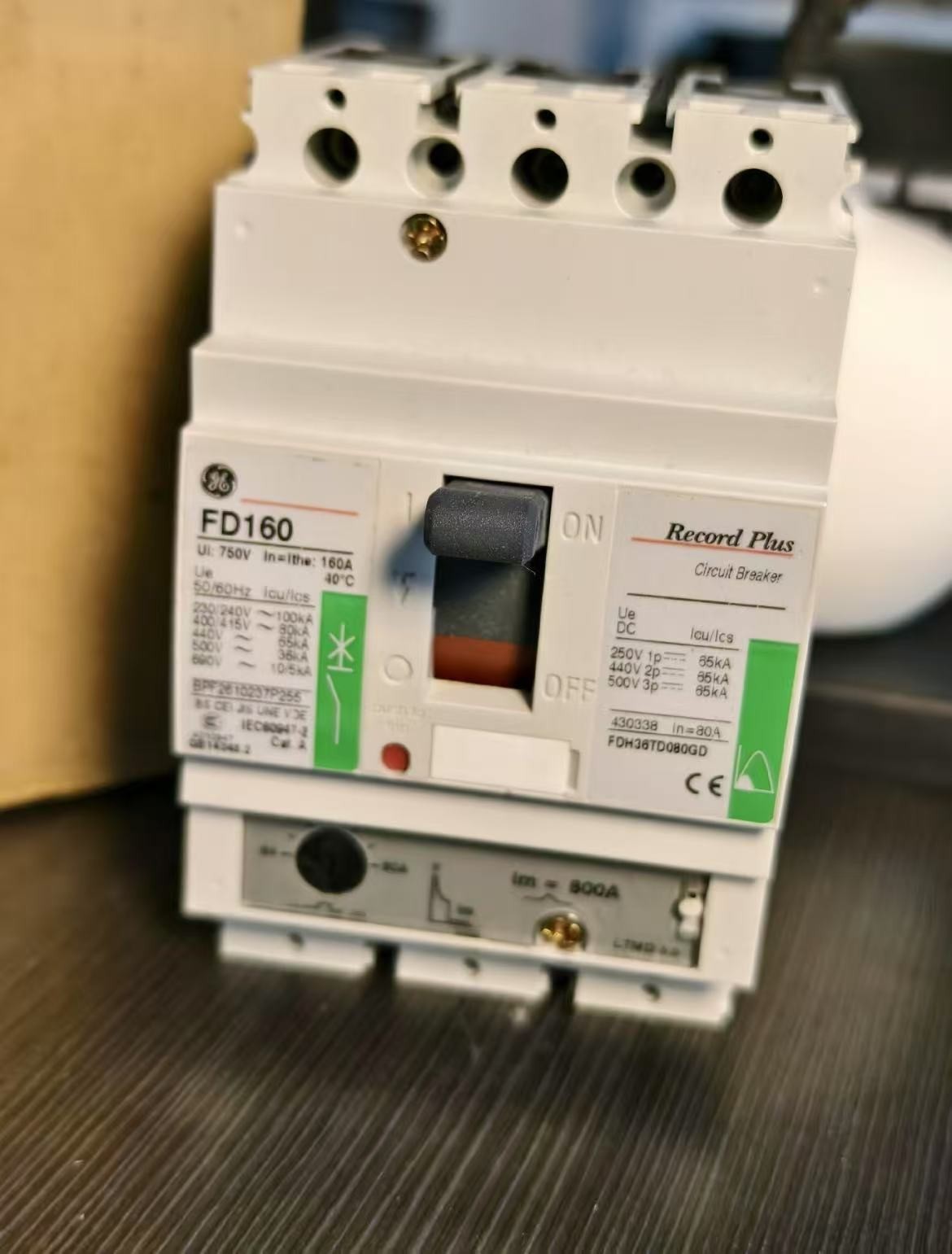 GE universal molded case circuit breaker from the United States FDH36TD080GD