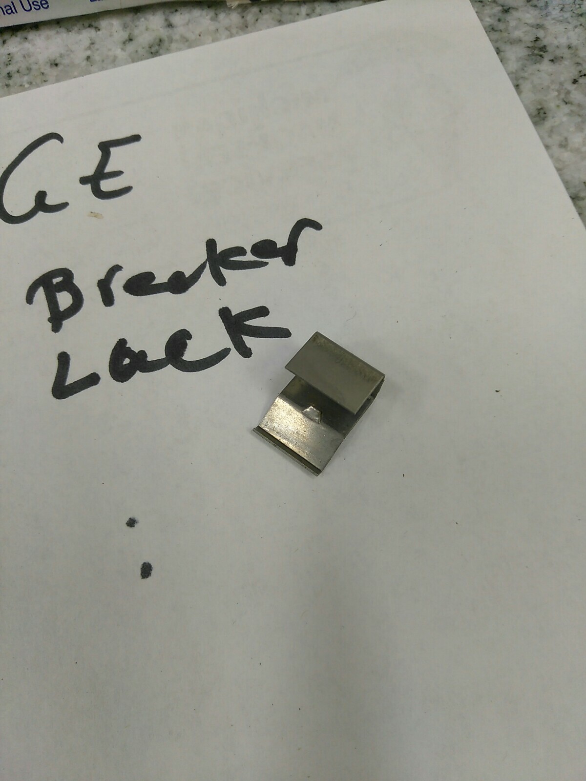 GENERAL ELECTRIC THL103 HANDLE LOCKING DEVICE MODEL 5 (CE2