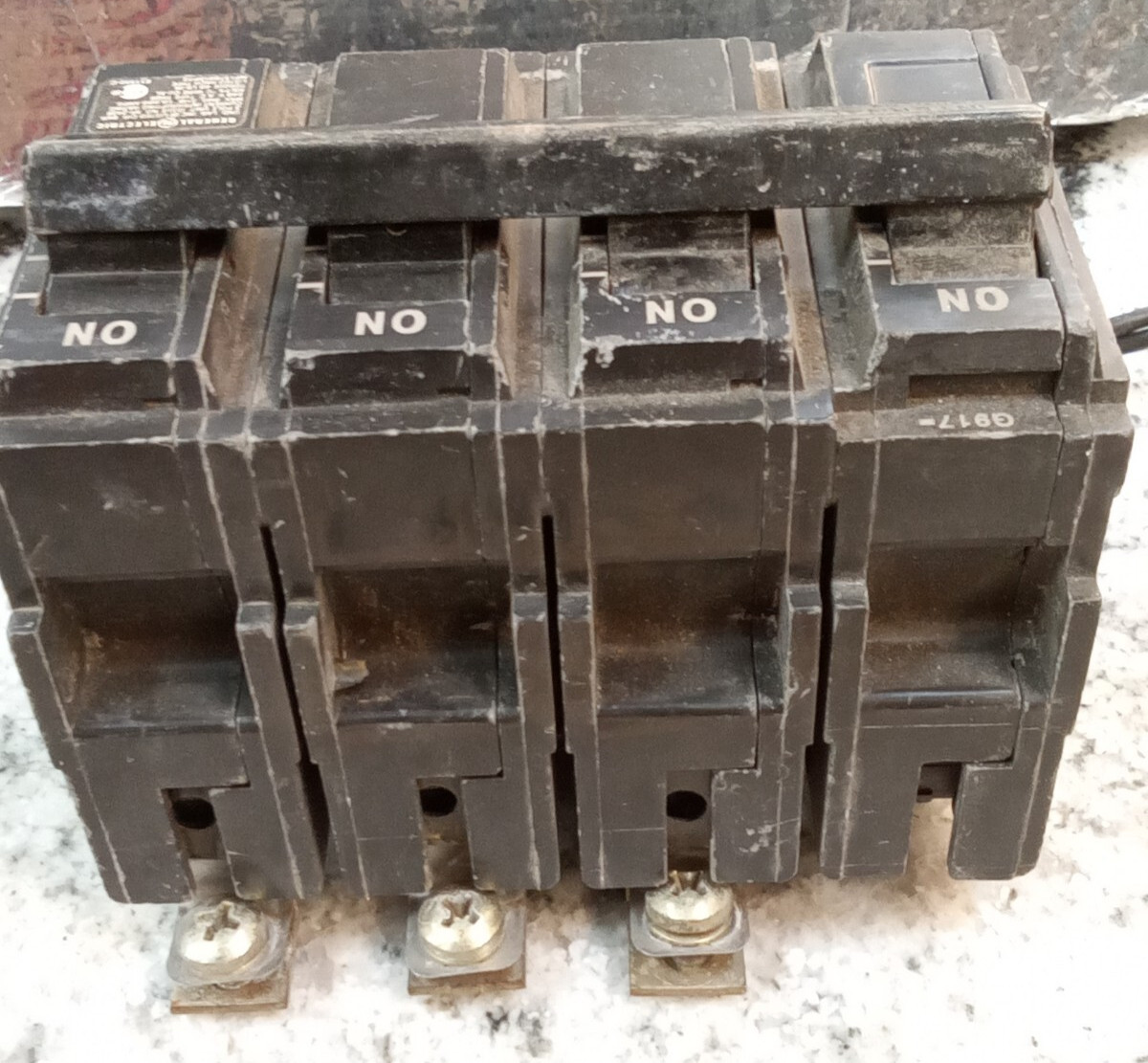 GE/THQB32060/60A/3P/240V/THQB/BOLT ON/GROVE/W/TQSTA1/SHUNT TRIP/BREAKER/USE(19D2