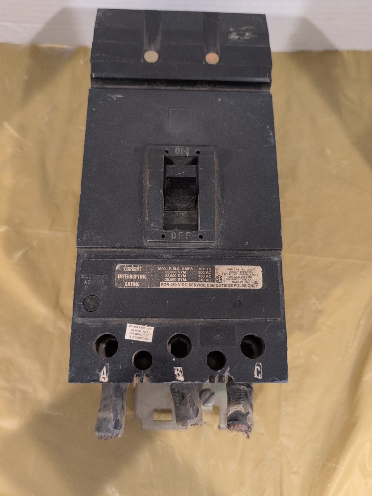 Square D 125 AMP 600 VAC 3 Pole Circuit Breaker