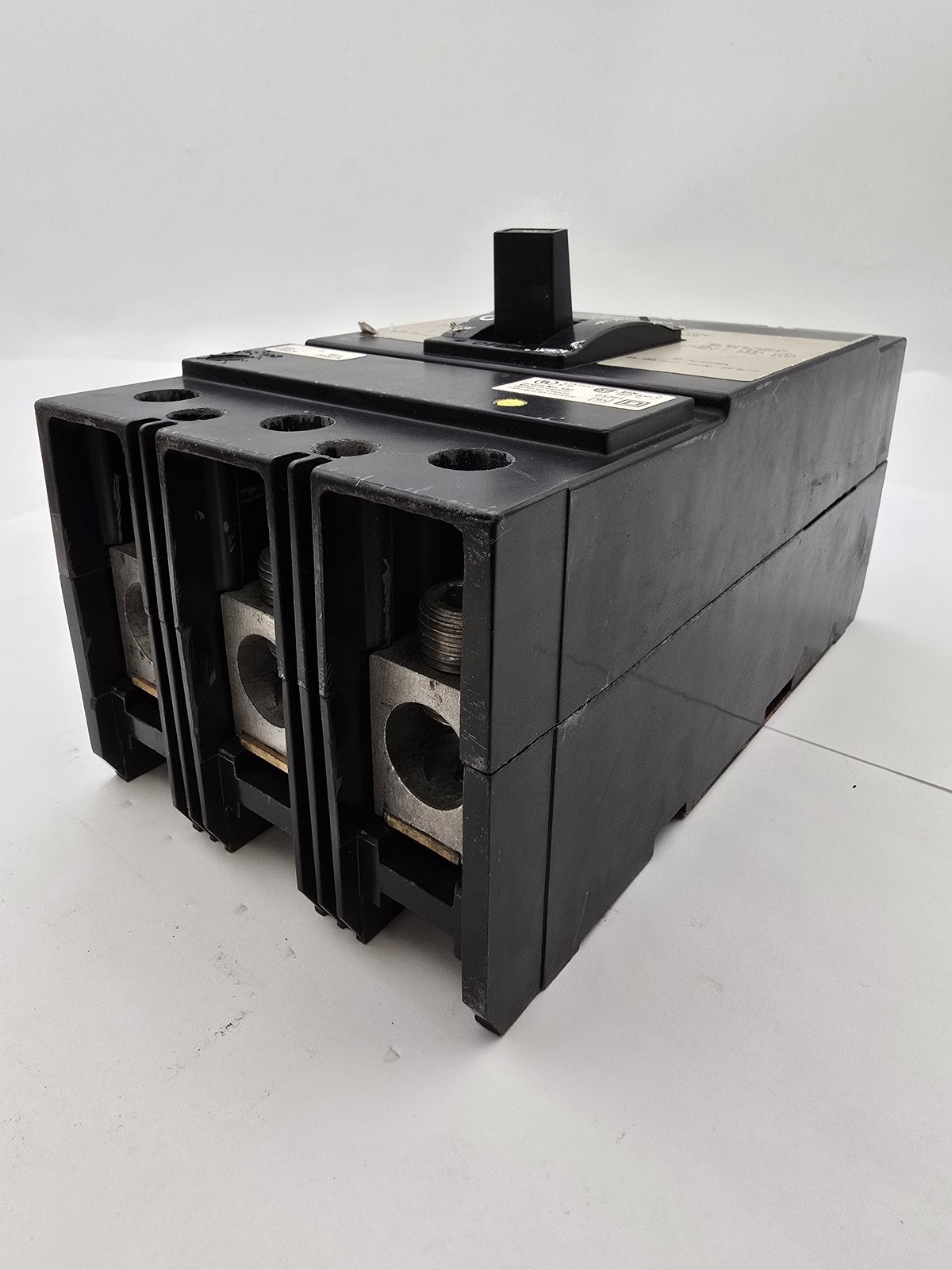 Square D KAL36200 Bolt On Circuit Breaker 200A 600VAC 250VDC HACR 50/60Hz