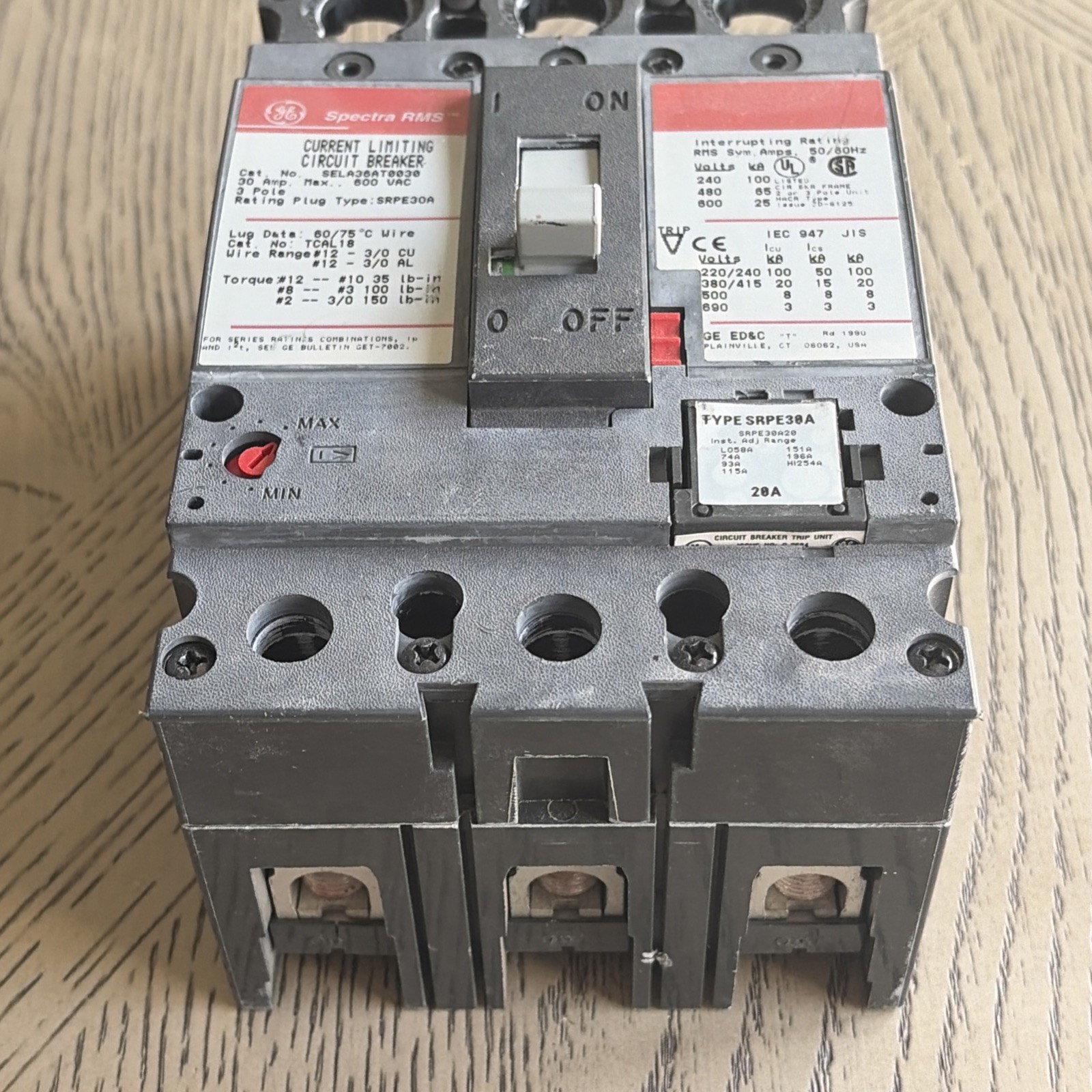 GE Circuit Breaker Spectra 30A 600V Molded Case 20A Fuse Plug