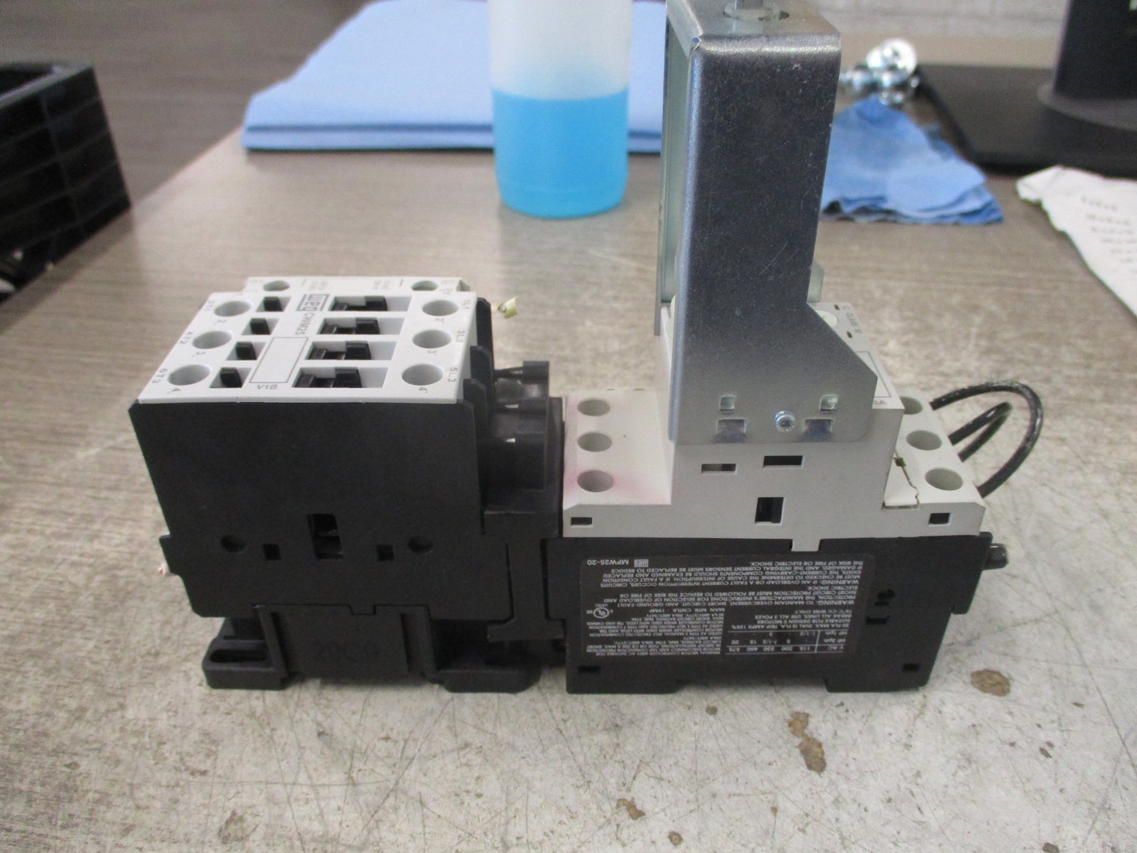 Weg Starter CWM25/MPW25 Trip: 16-20A (2) Aux Contacts W/Handle Used