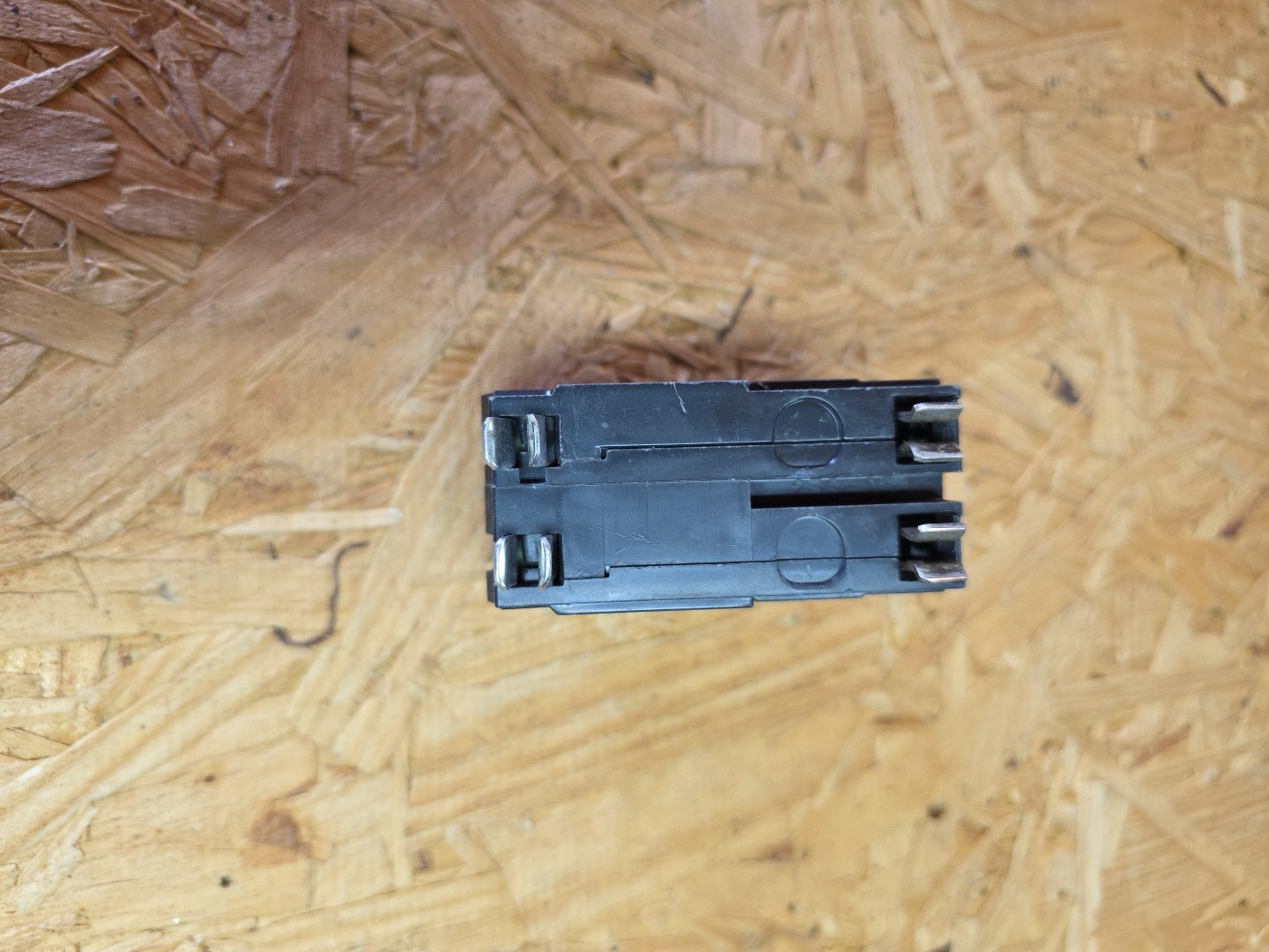 Square D QO240 40A 2P Circuit Breaker Black Face Trip Window Used