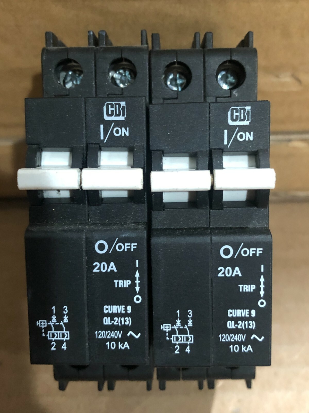 ( 2 PK)CBI QL-2(13) CIRCUIT BRAKER 2 POLE UNIT DP-3816 MOUNT ON VERTICAL SURFACE