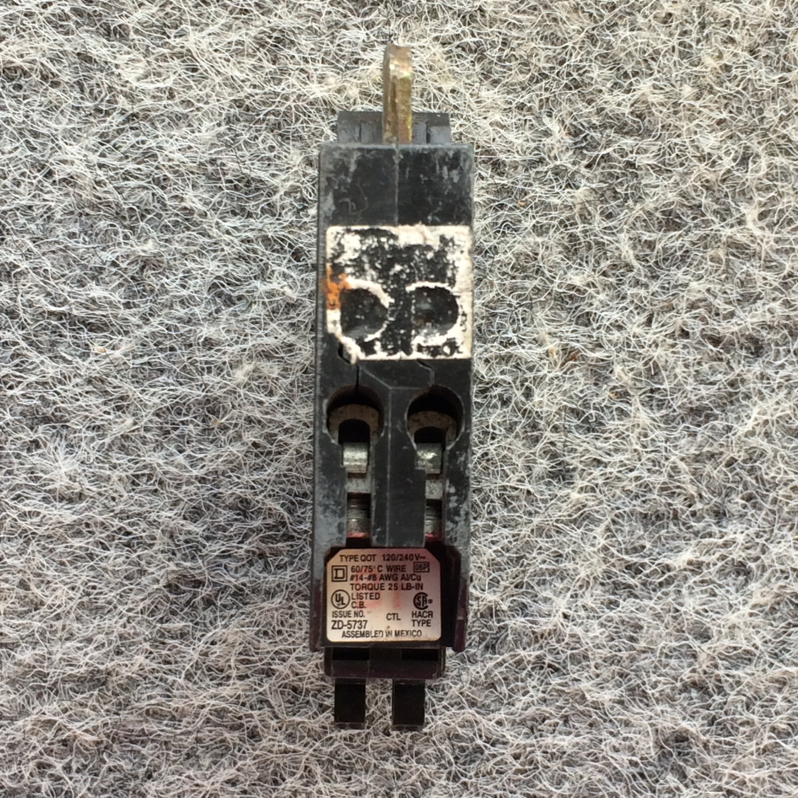Square D QOT2020 1 Pole Mini 20 Amp Twin Tandem Dual Circuit Breaker With Hook
