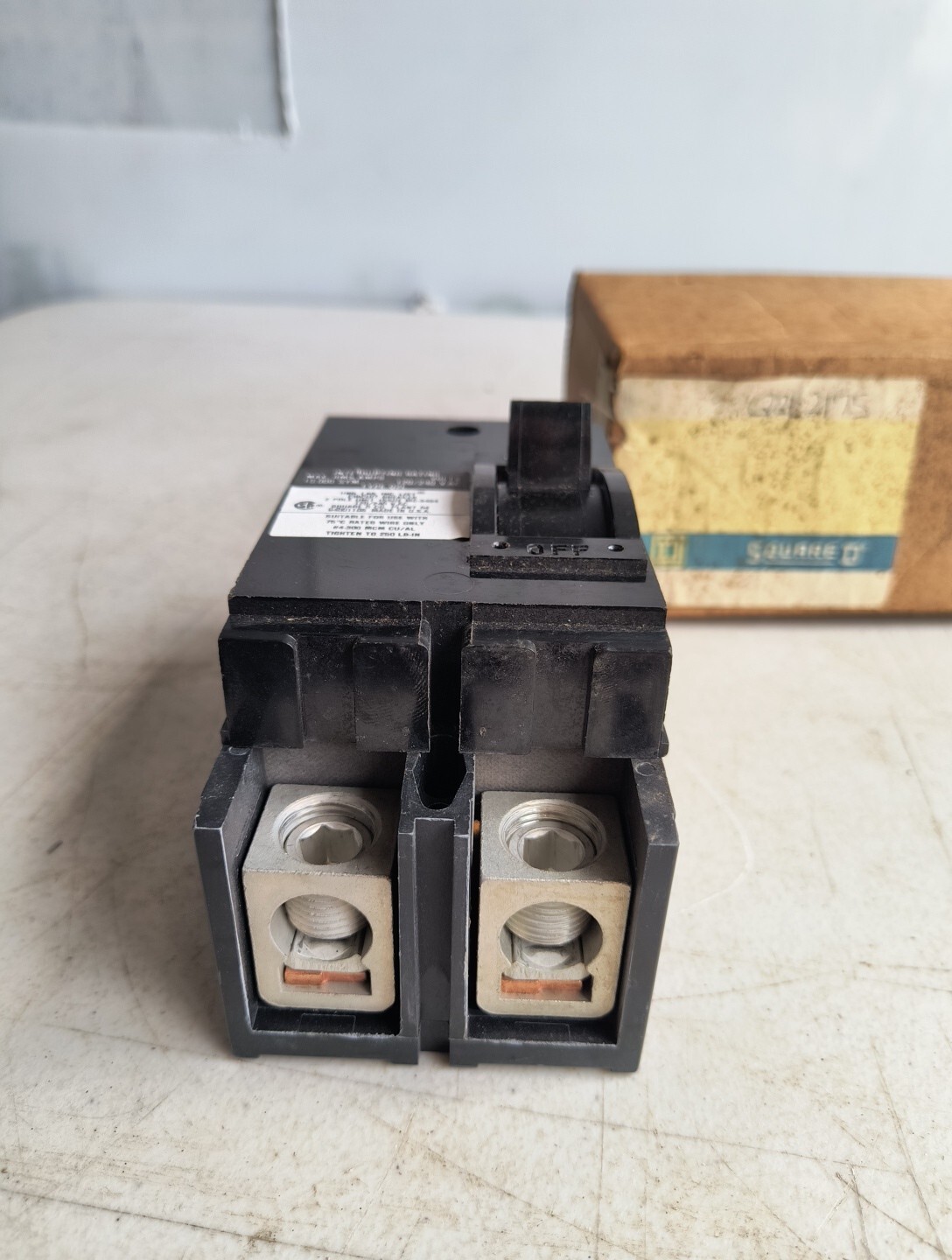 Square D Q2L2175 175A Circuit Breaker 2-Pole 120/240V 50/60Hz New Old Stock