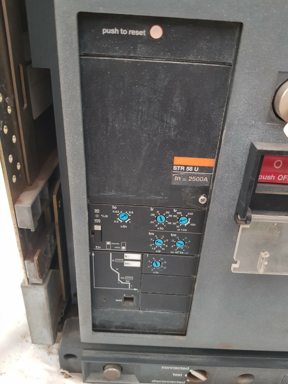 Merlin Gerin Masterpact M25 H1 Circuit Breaker 380/440V 480/690V 50/60Hz 2500A