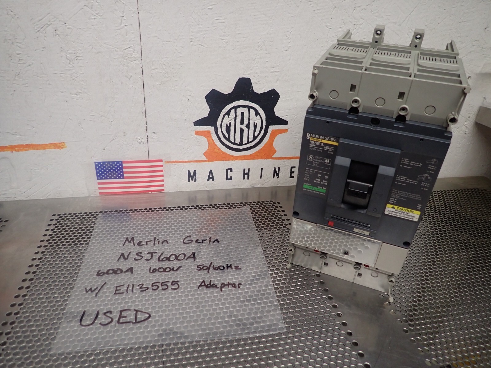 Merlin Gerin NSJ600A Circuit Breaker 600A 600V 50/60Hz W/ E113555 Adapter Used