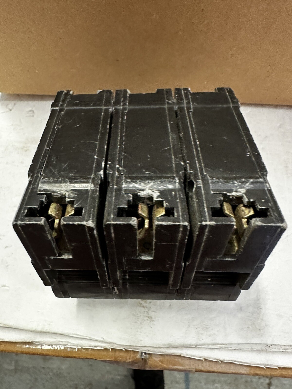GE THQL3100 Circuit Breaker 120/240v