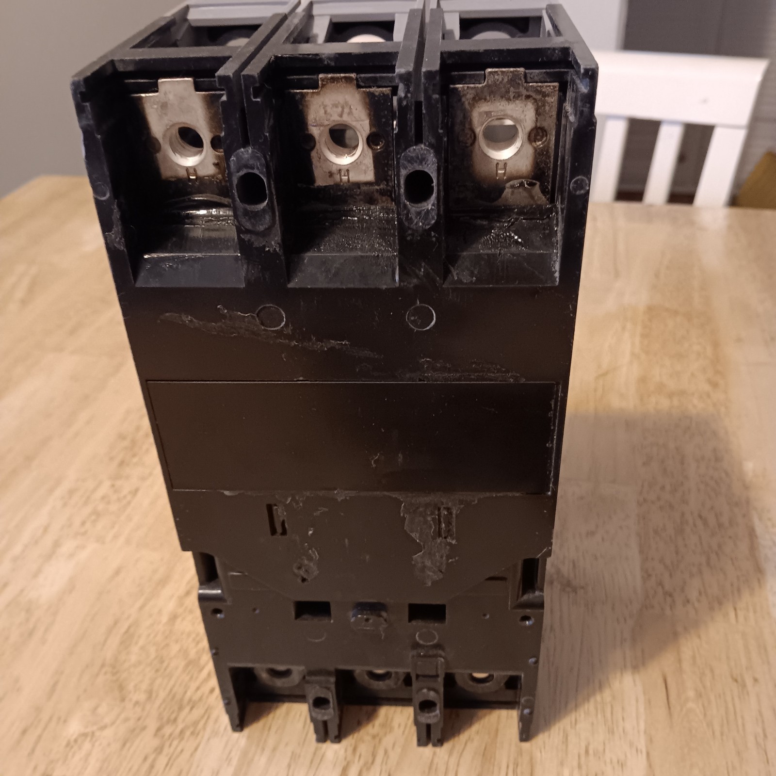 Siemens Sentron FXB63B225 Ser C 225Amp 600 VAC 3 Pole breaker 35kA@480VAC