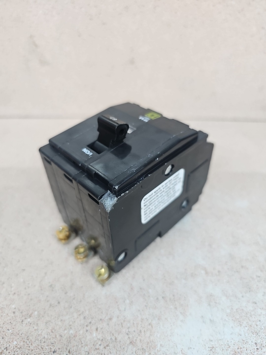 Square D QOB360 CIRCUIT BREAKER 3 POLE 60 AMP W# 240V BOLT ON CHIPPED