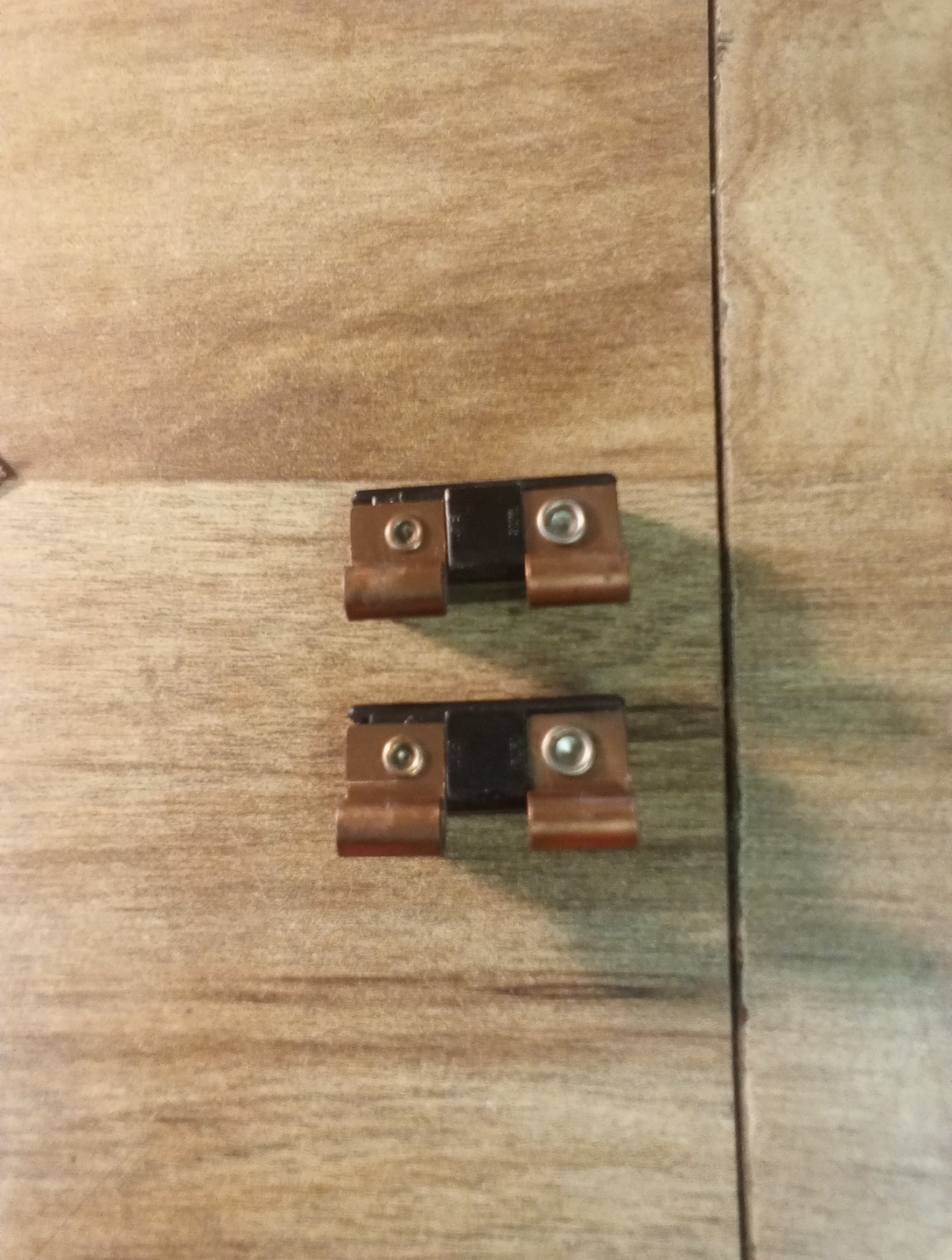 Lot Of 2 Unbranded 12V 10A Circuit Breaker F379
