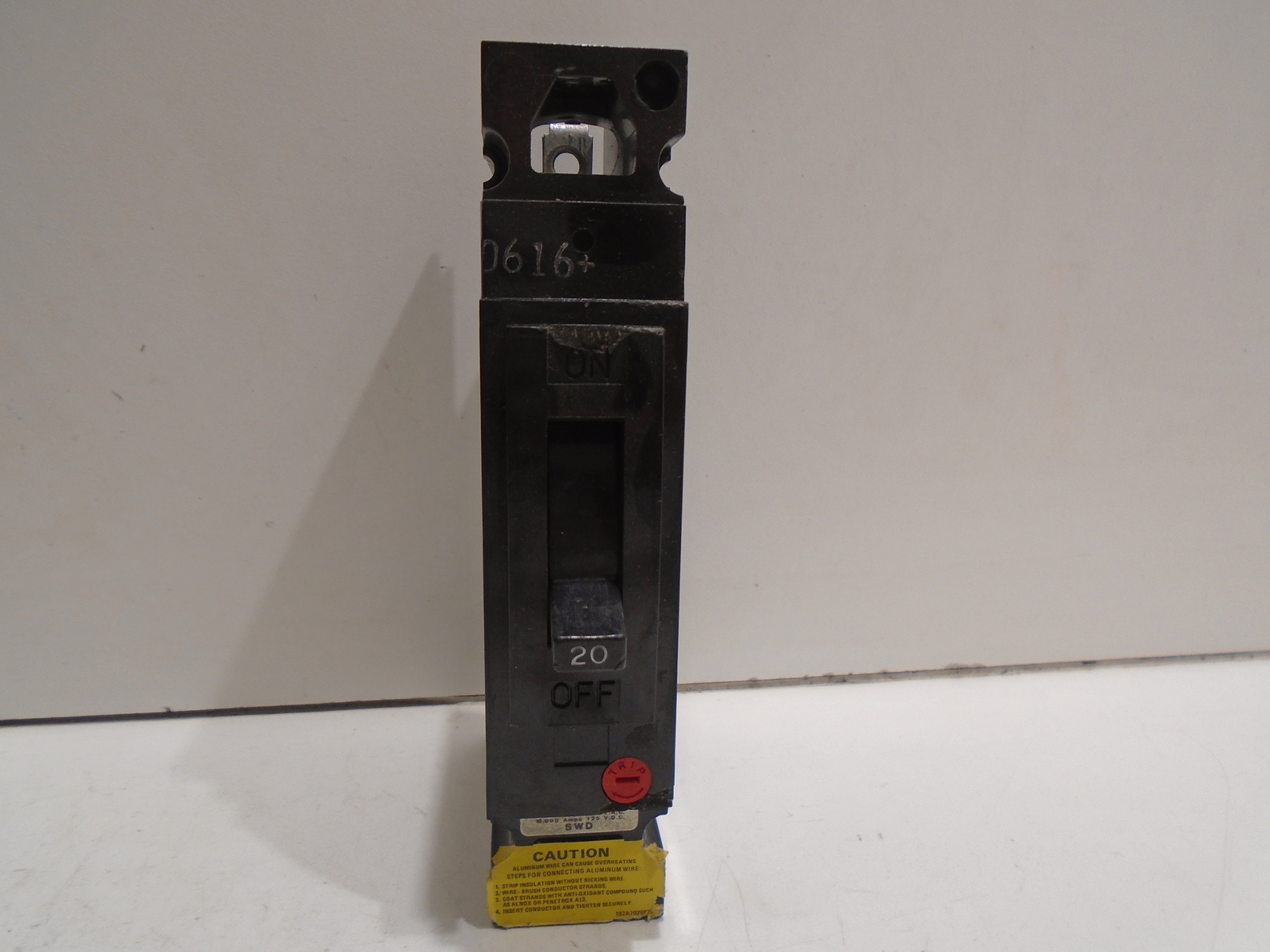 GENERAL ELECTRIC TED113020 CIRCUIT BREAKER 20A 1-POLE 277VAC