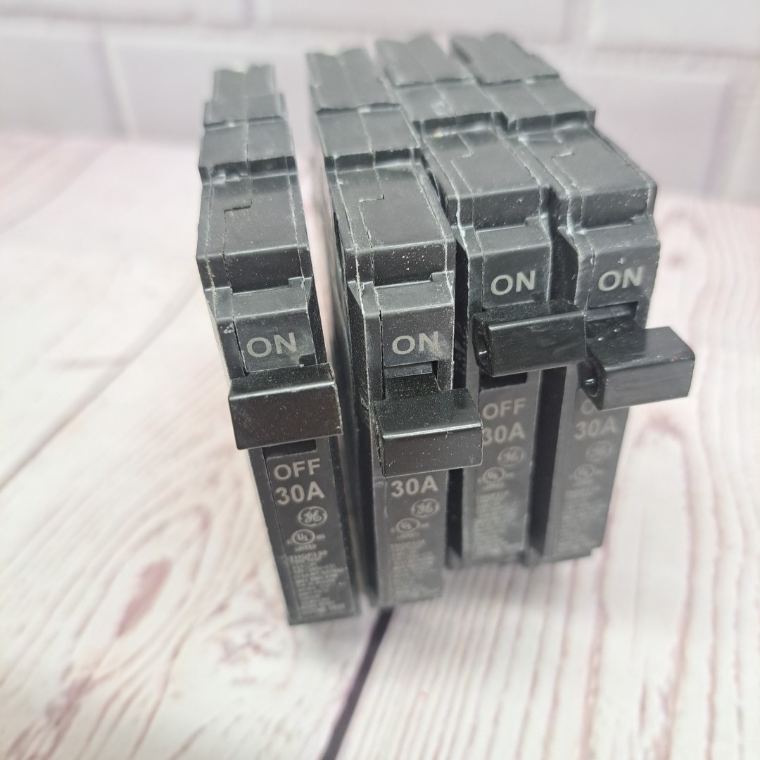Lot Of 4, New GE Q-Line Circuit Breakers THQP130-amp 1-Pole Standard Trip