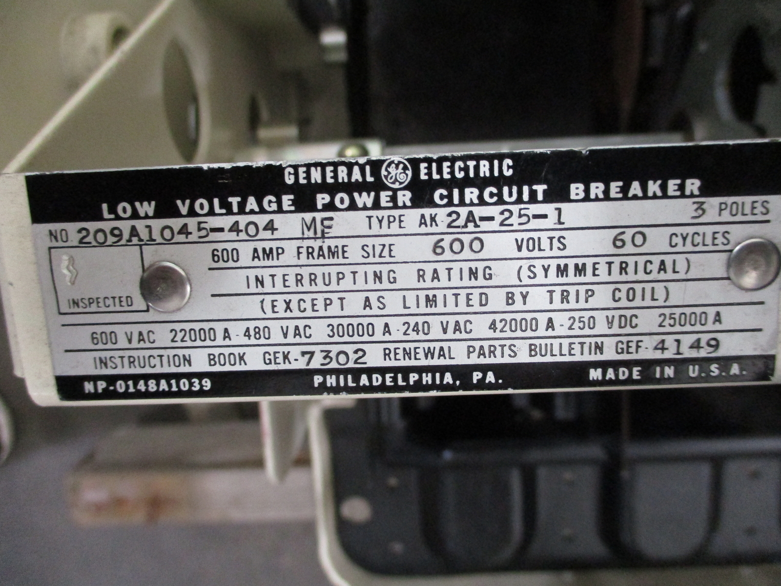 GENERAL ELECTRIC 209A1045-404MF TYPE AK2A-25-1 LOW VOLTAGE POWER CIRCUIT BREAKER