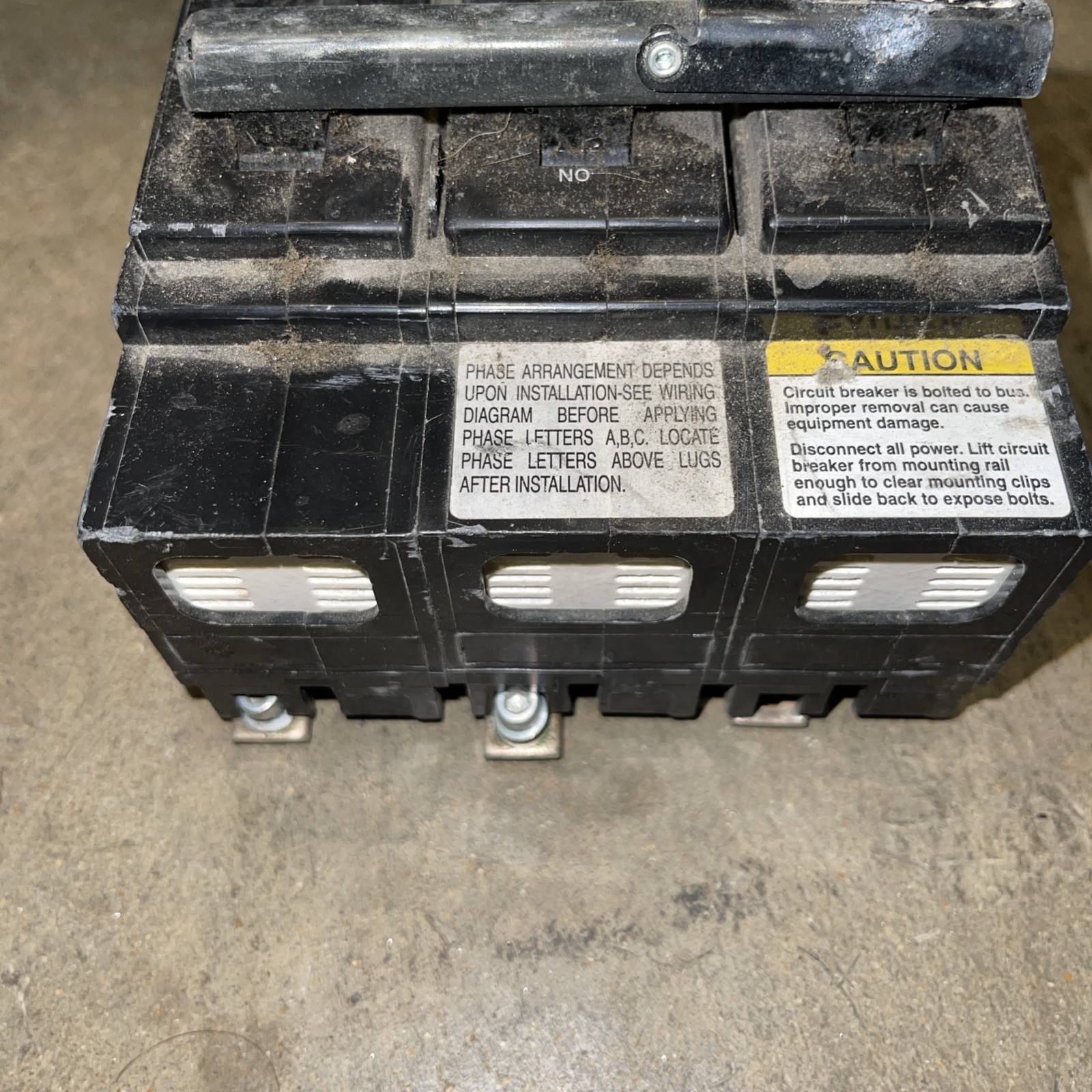 Square D QOB3125VH Main Circuit Breaker 125A 3-Pole Bolt-On 240V Branch