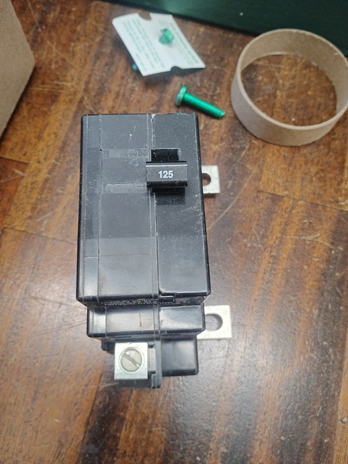Square D QOM125VHCP Circuit Breaker 2 Pole 125A 50/60Hz 120/240V. New