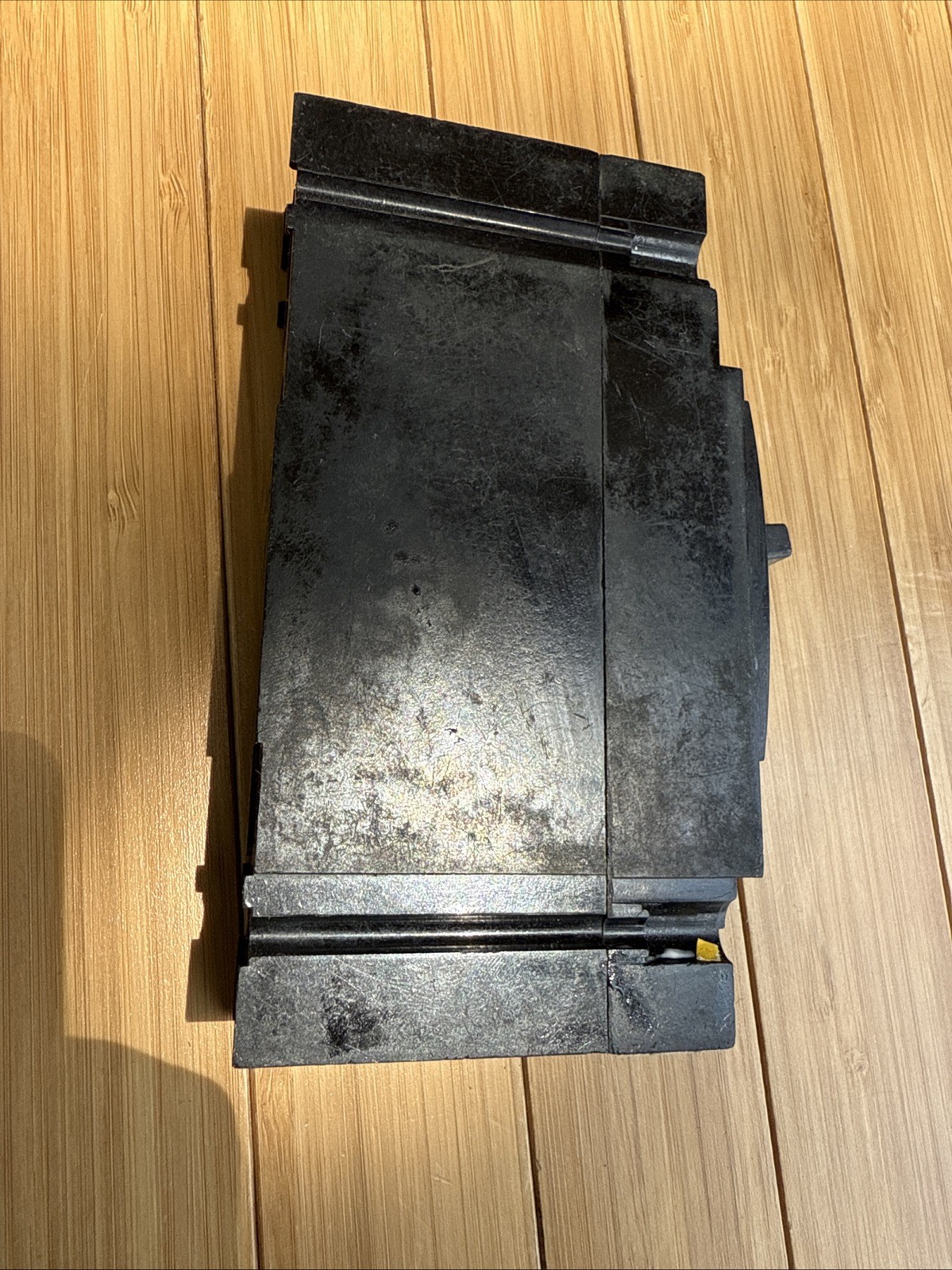 General Electric GE Circuit Breaker TED113030 227 VAC 30A 125 VDC Black