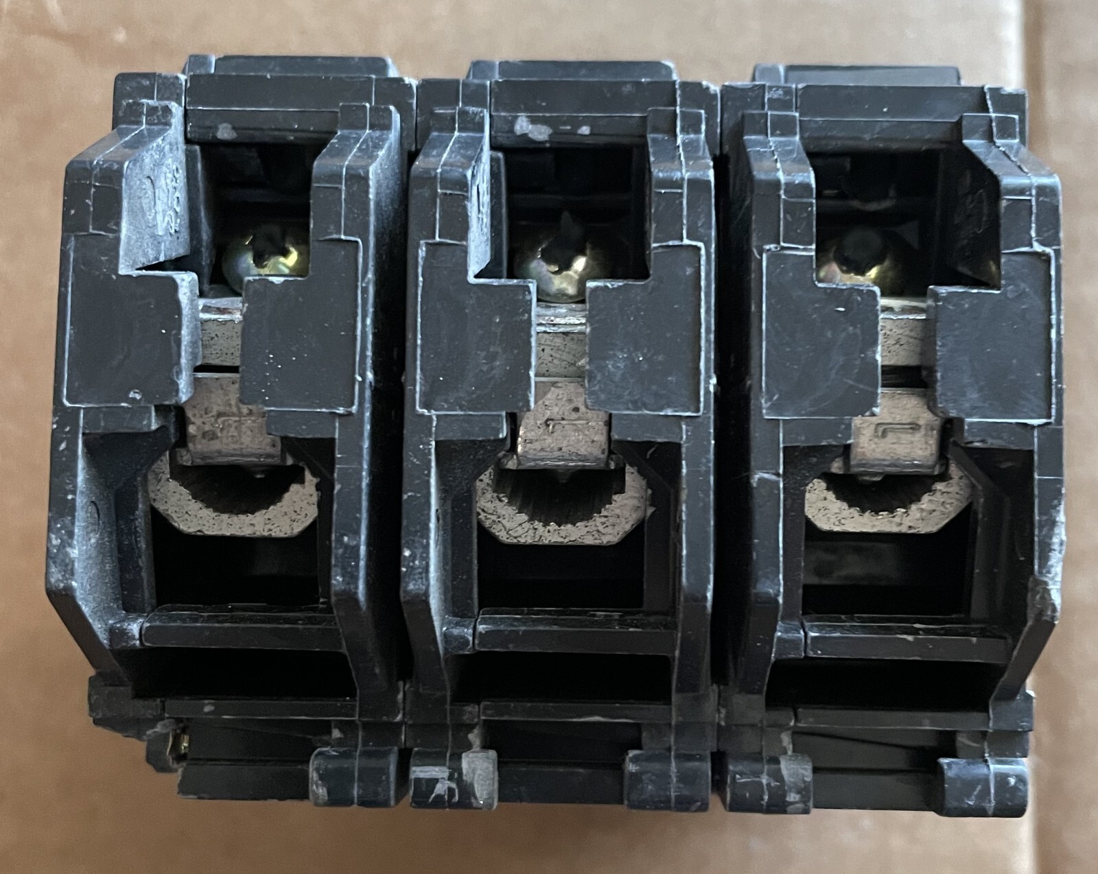 GE THQL3100, 3 Pole, 100 A Circuit Breaker