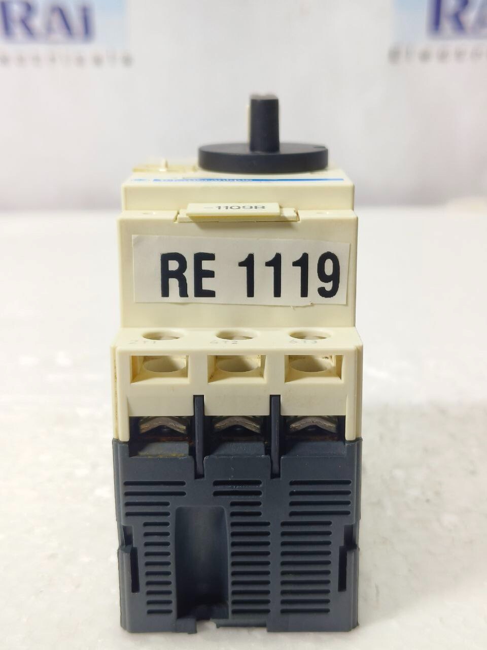 TELEMECANIQUE GV2-P08 2.5-4A MOTOR CIRCUIT BREAKER SCHNEIDER GV2P08 FREE SHIPING