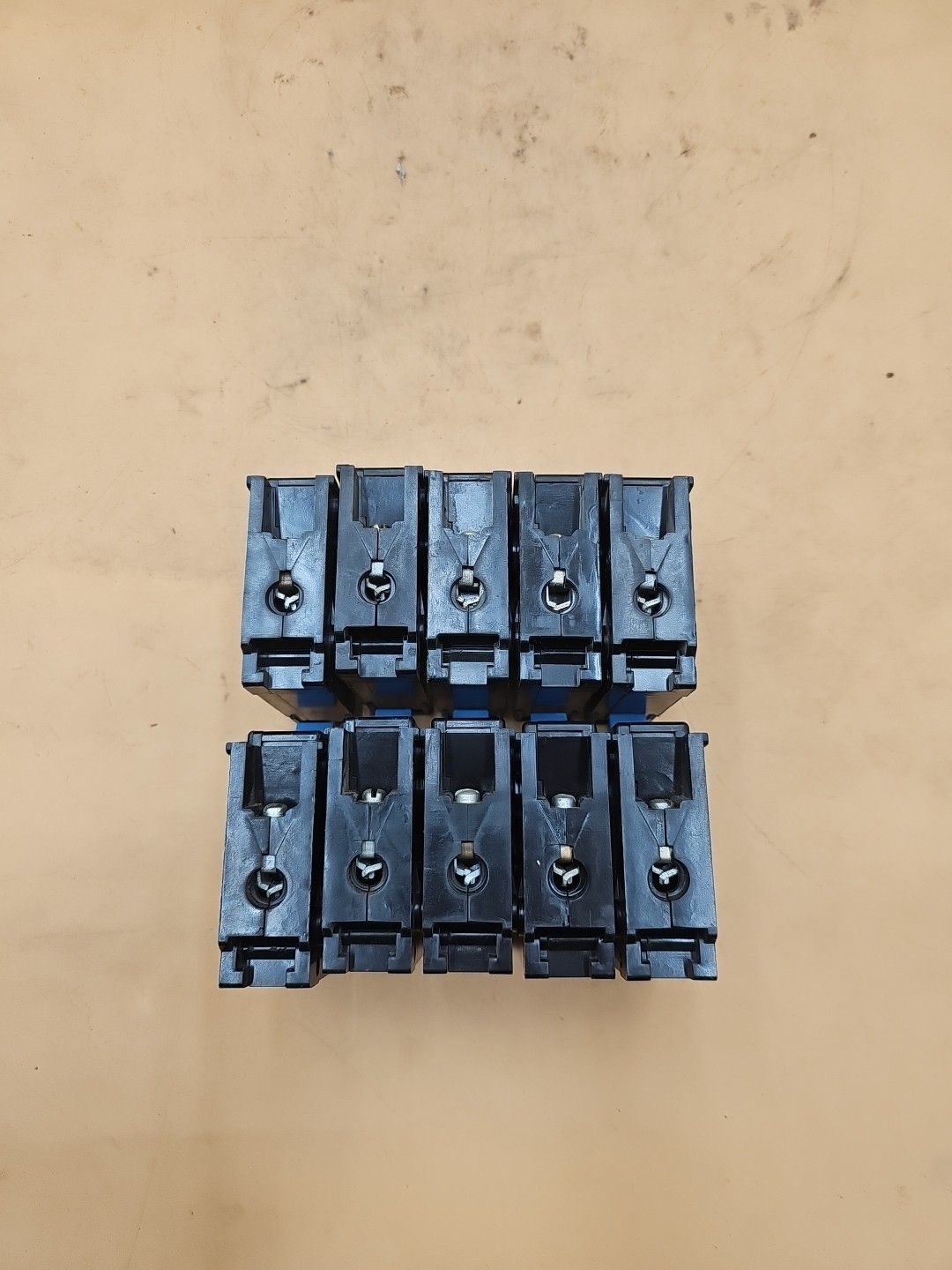 LOT OF 10 Bryant BR115 1 Pole 15 AmpType BR Plug On Circuit Breakers