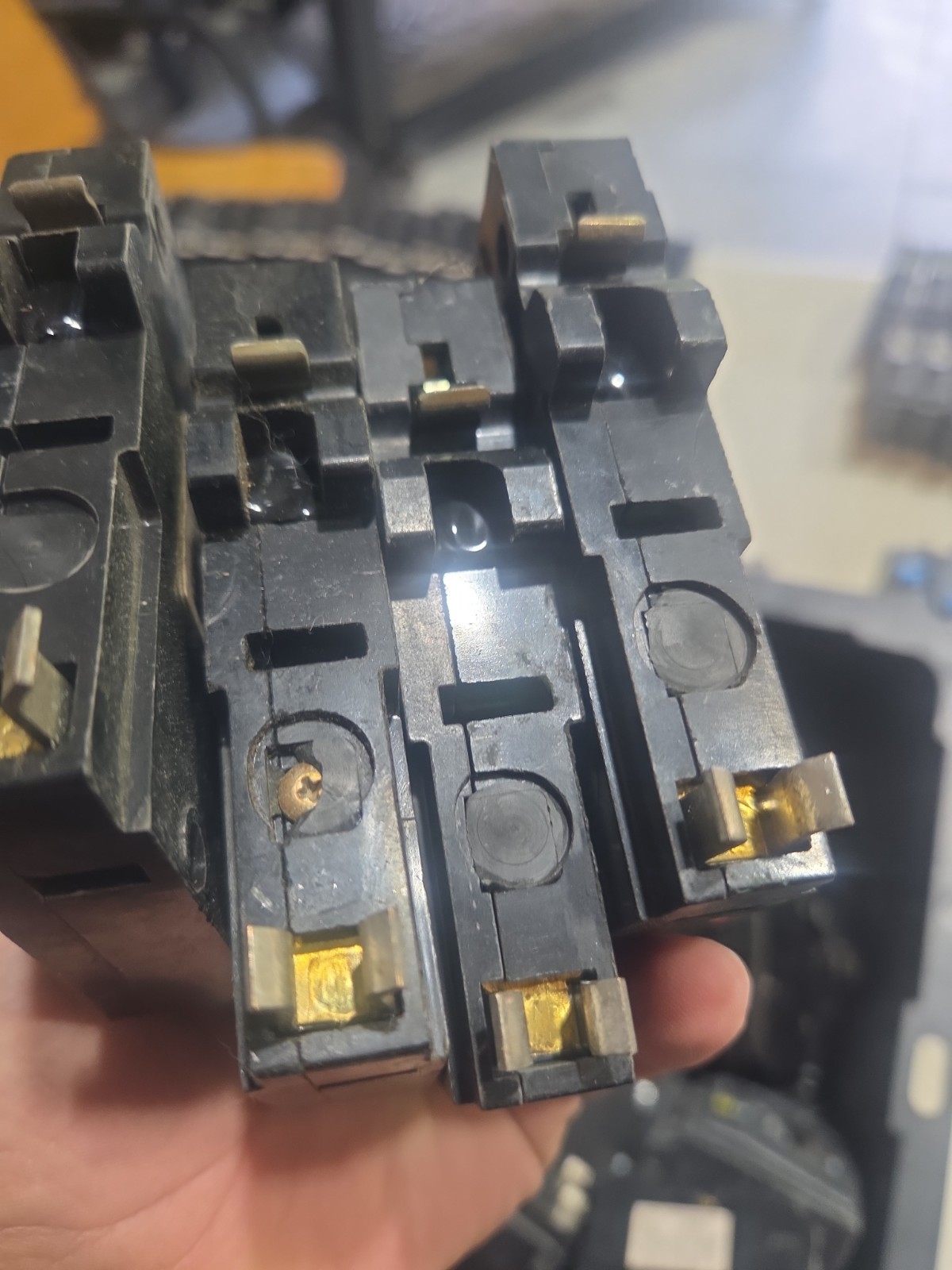 Square D QOT2020 20 Amp 1 Pole 120 volt Piggy Back Tandem Twin QO2020