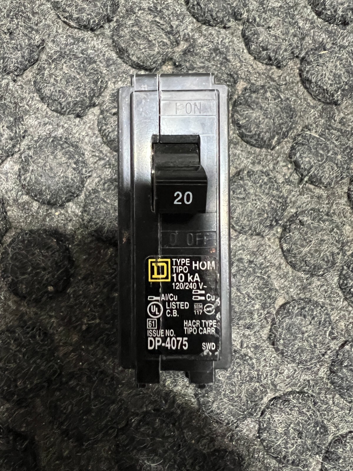 SQUARE D DP-4075 TYPE HOMT20 20Amp Single Pole Circuit BREAKER
