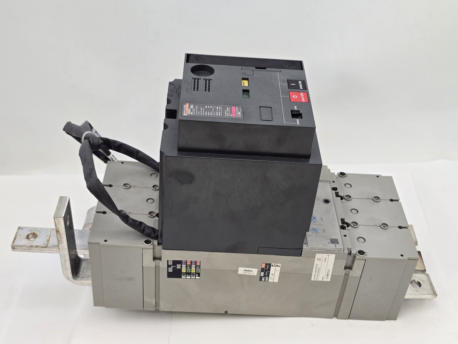 Merlin Gerin NSJ600H Molded Case Circuit Breaker 600A 600V 25kA 3P 50/60Hz