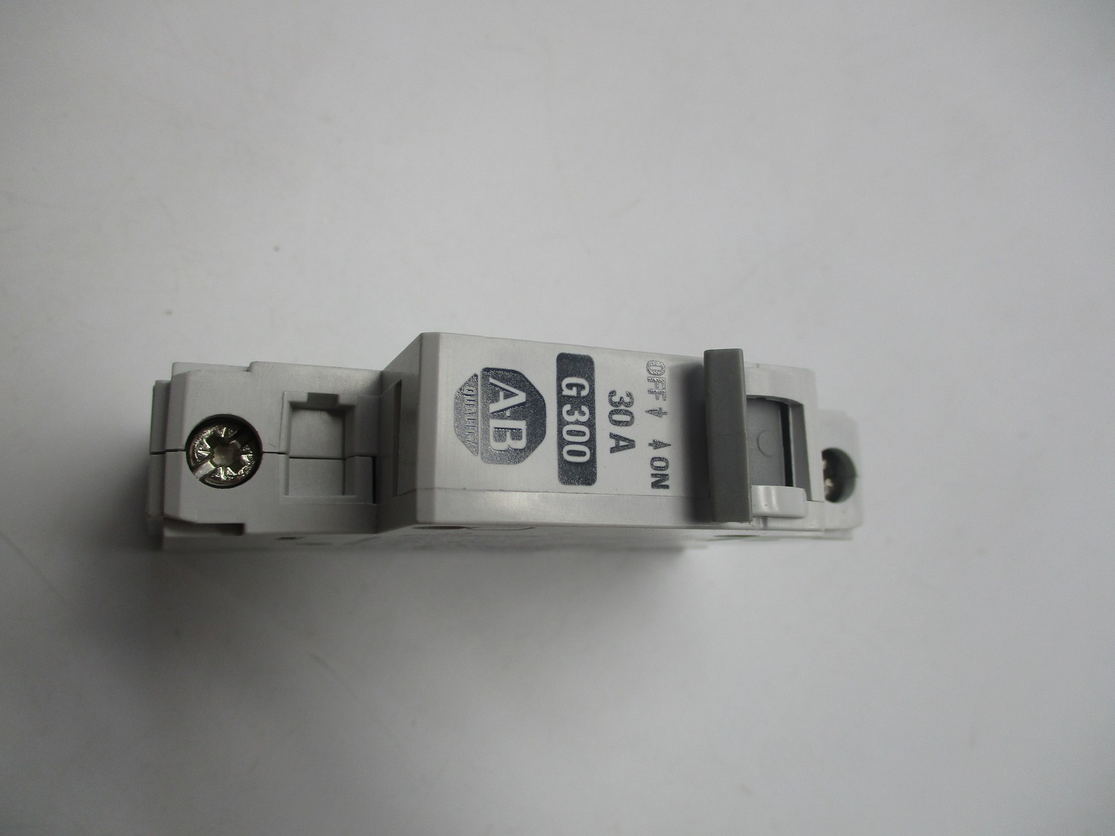 ALLEN BRADLEY 1492-CB1G300 SER.B CIRCUIT BREAKER 1POLE 30AMPS NSMP