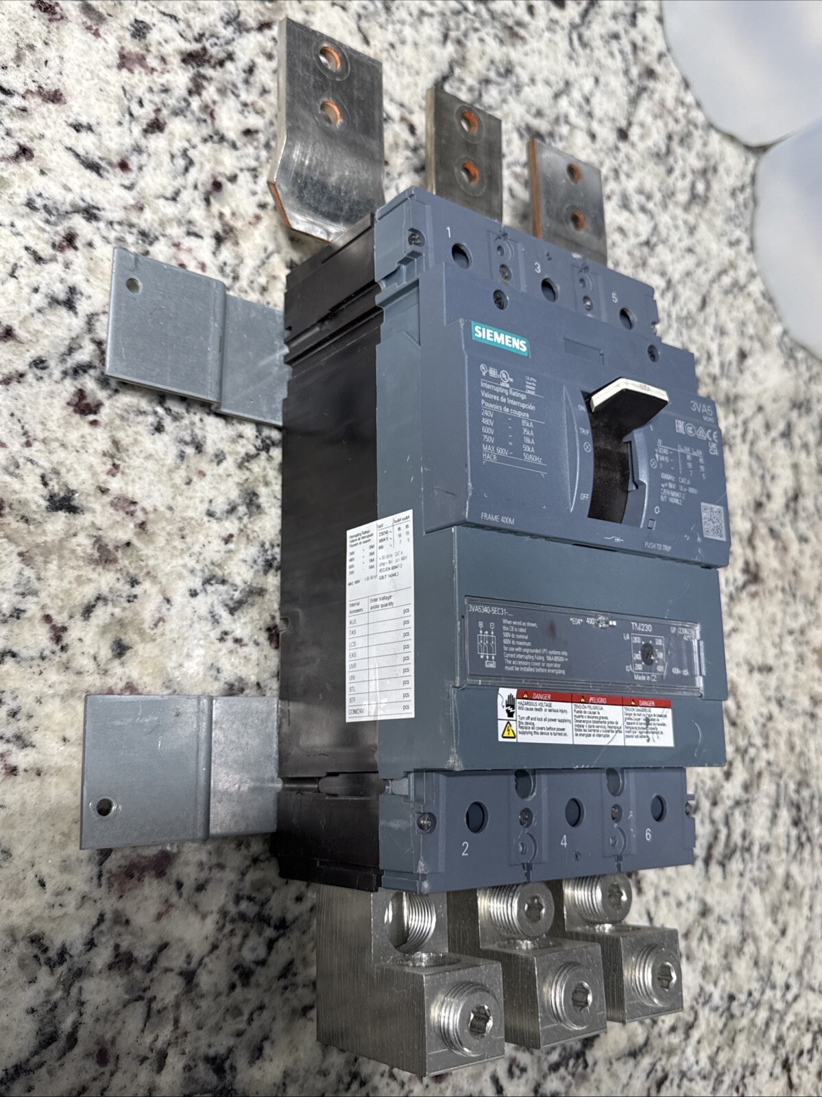 3VA5340-5EC31-0AA0 SIEMENS 3 POLE 400A 600 VOLT CIRCUIT BREAKER