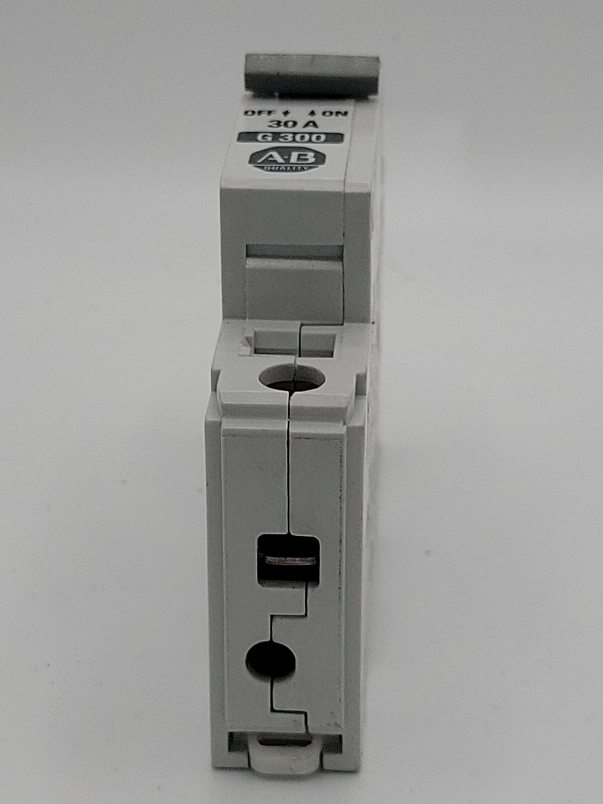 1pc, ALLEN BRADLEY, 1492-CB1-G300, G300, 30A, CIRCUIT BREAKER, 277VAC (2C7)