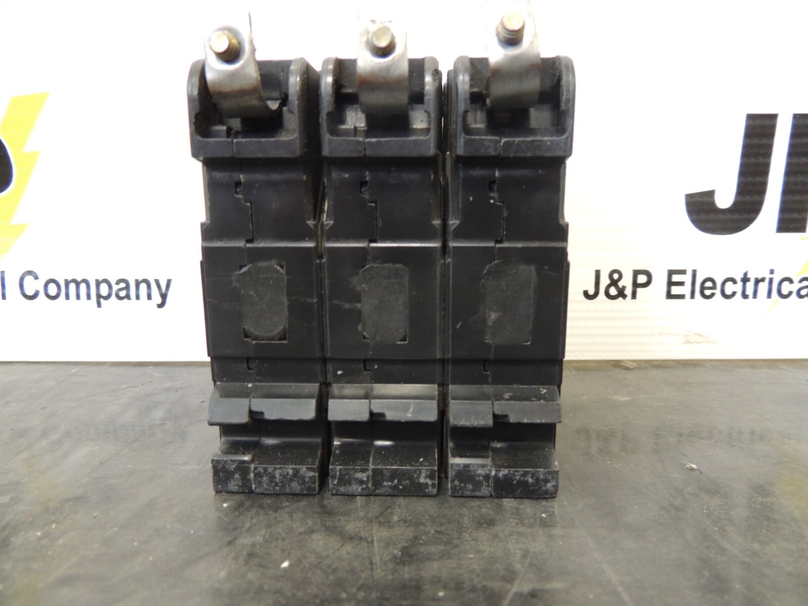 Square D EHB34020 EHB 3 P 480V 20A Bolt On Circuit Breaker