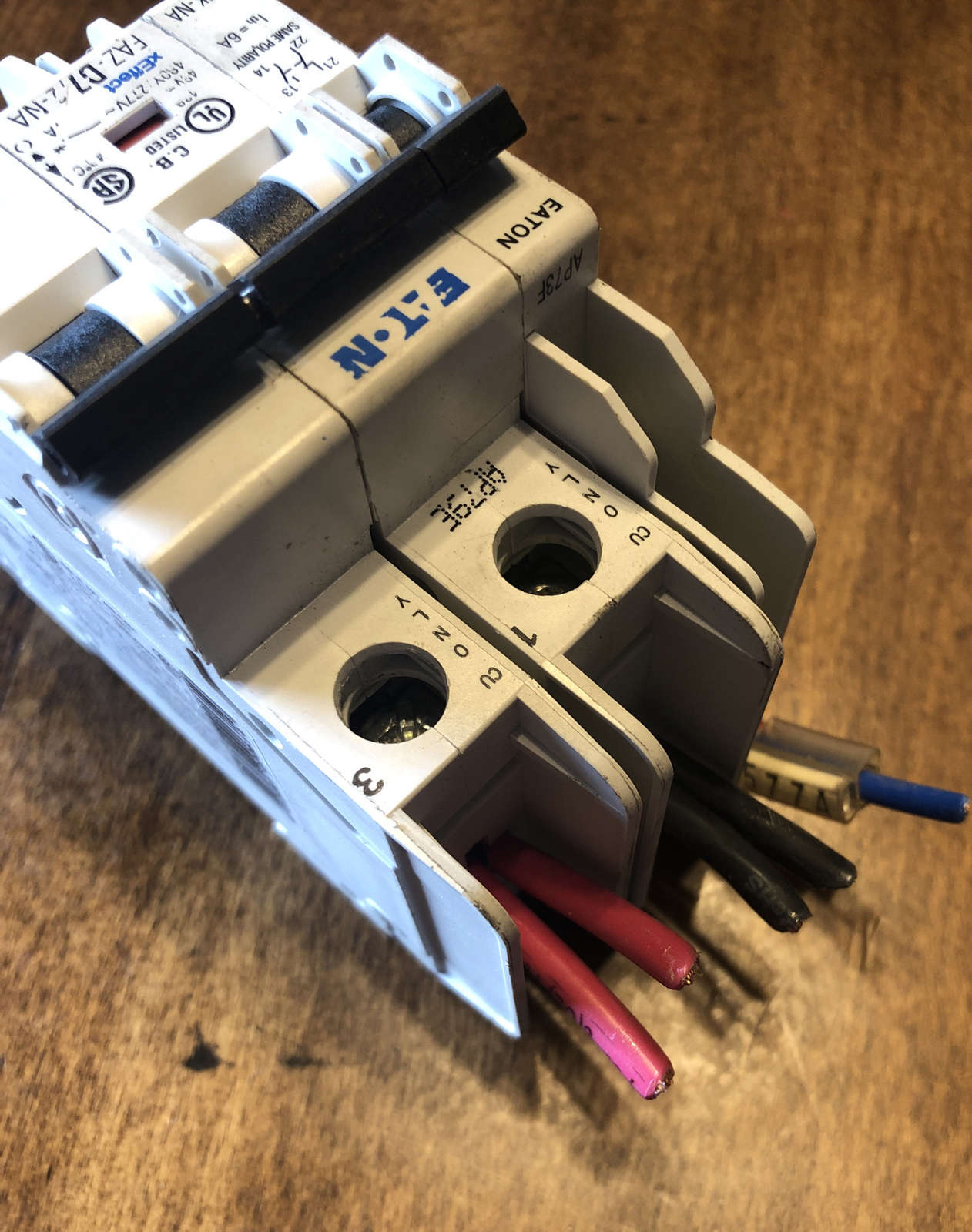 🔥🔥🔥Eaton FAZ-D7/2-NA DIN Rail Breaker 2P Z-IHK-NA 50/60Hz