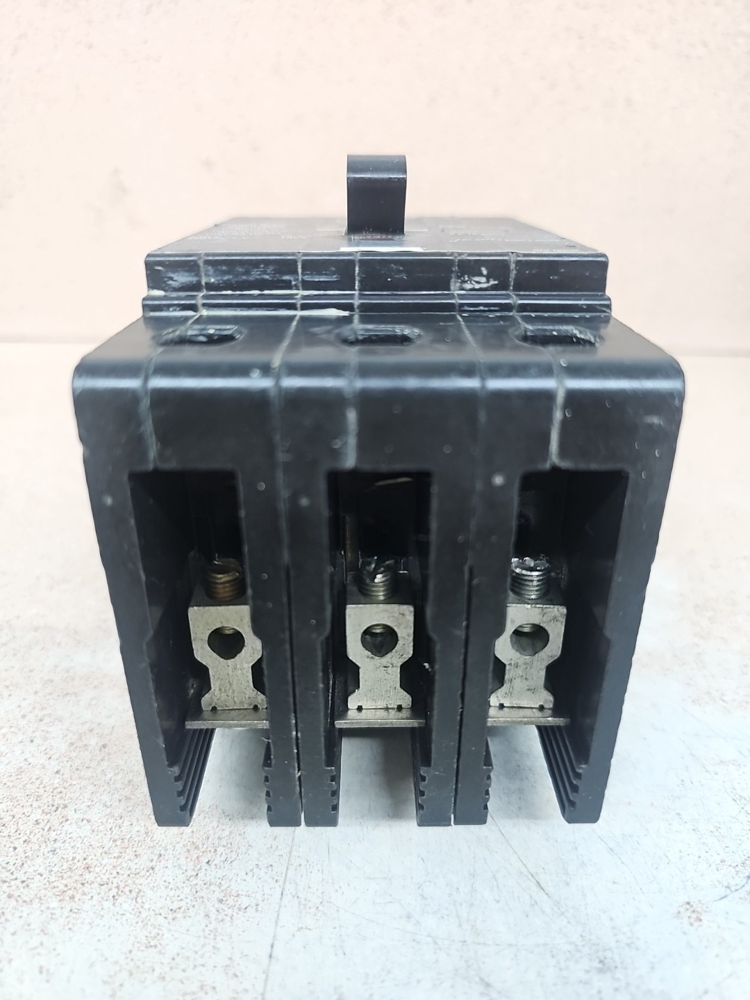 Square D EDB34030 Molded Case Circuit Breaker 3p 30a Amp 480v-ac PAPER LABEL