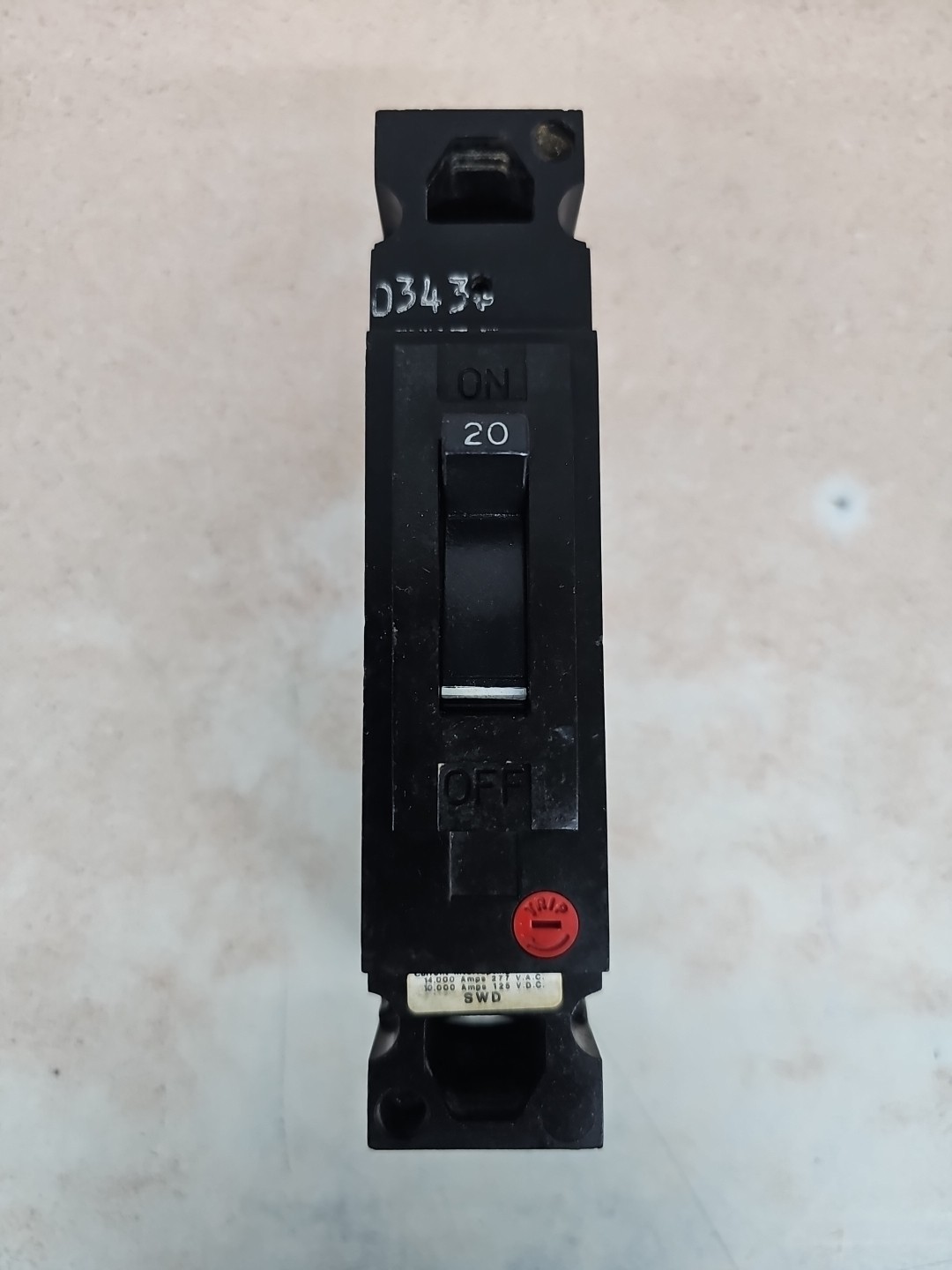 GE TED113020 Circuit Breaker, 20A, 1P, 277V Damaged Label