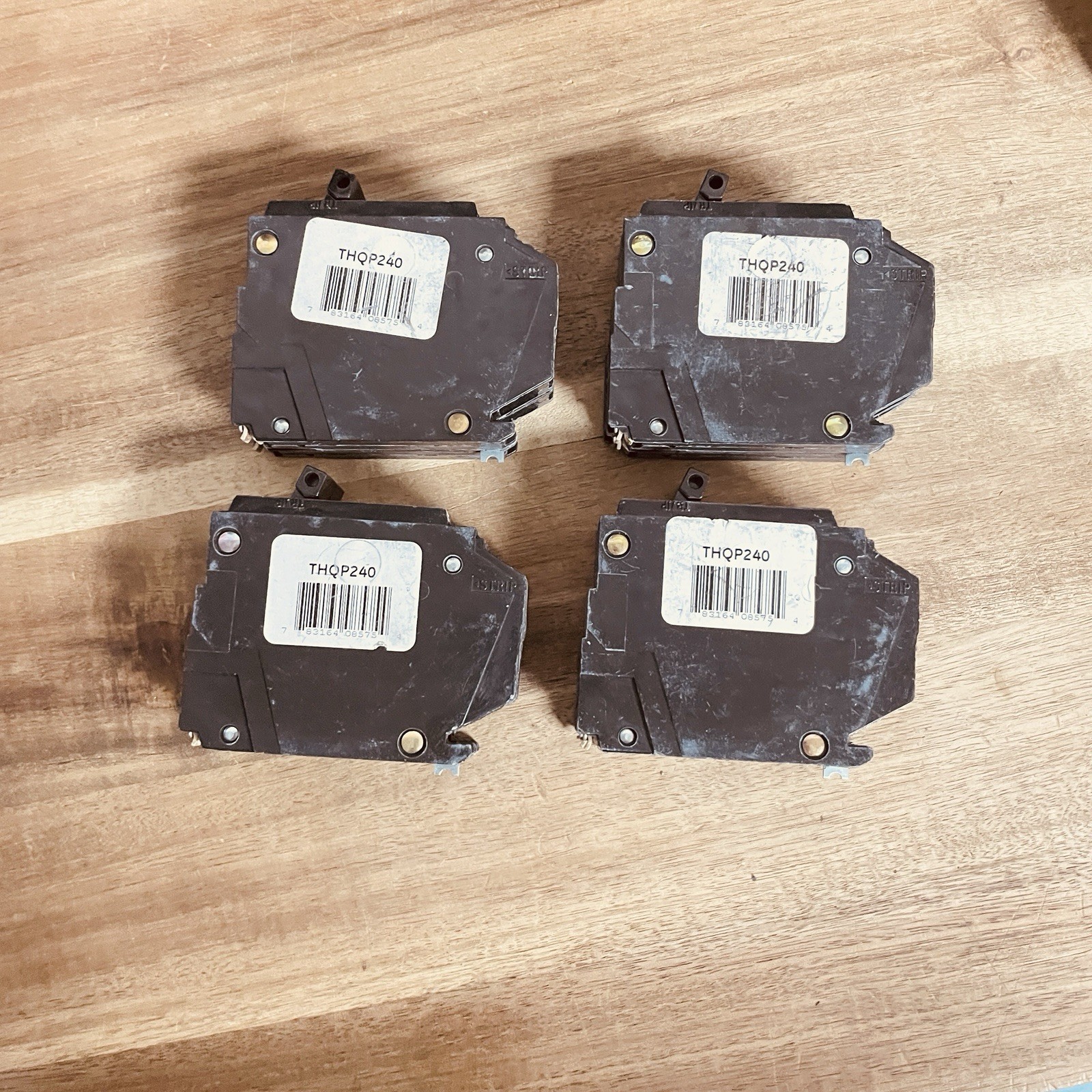 4 PK GE General Electric THQP240 Thin 40-Amp 2-Pole 120/240VAC Breakers