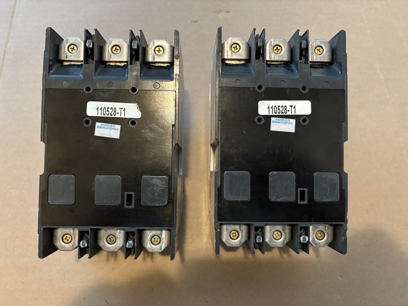Eaton breakers JGS3250NN 3 pole 250 Amp 600V Circuit Breaker LOT OF 2 ONE PRICE