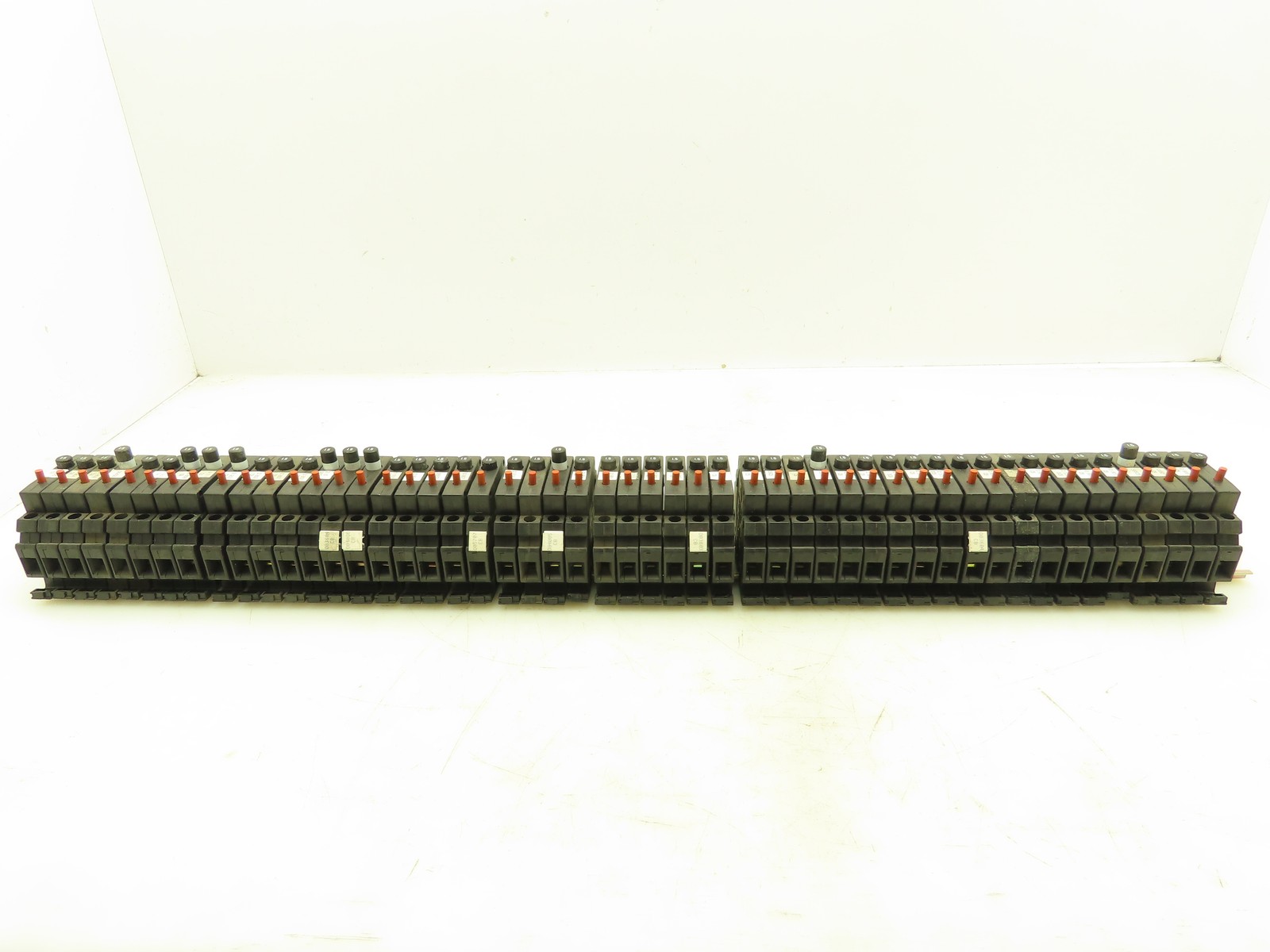 Allen Bradley 1492-GH015 Din Rail 1.5A Circuit Breaker Ser B 250V Lot of 50