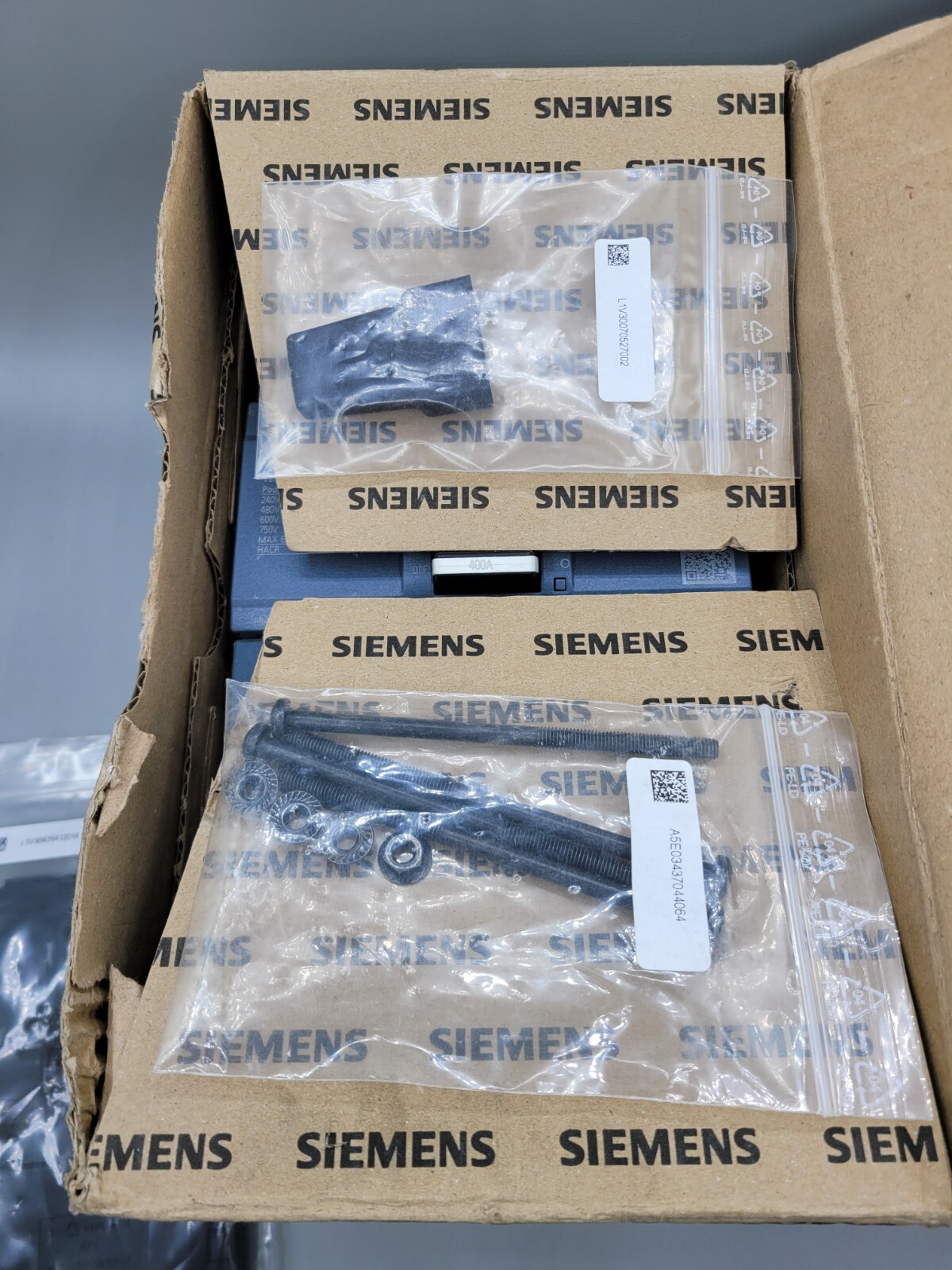 New Siemens ITE 3VA5340-5EC31-0AA0 400 AMP 3 POLE 35kAIC 480V Circuit Breaker