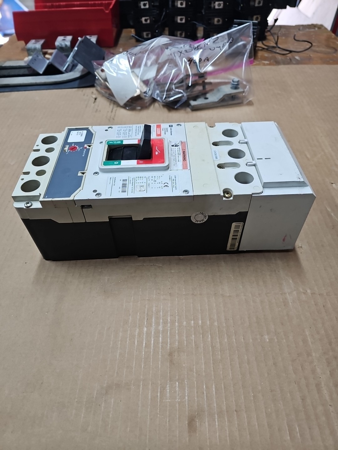 Cutler Hammer LGH3630NN 3 Pole 600 Amp 690 Vac Breaker