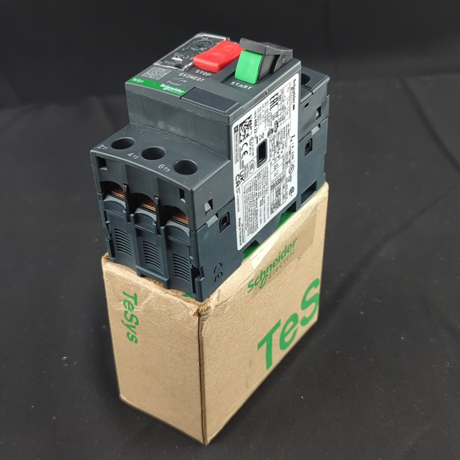 Square D Schneider Electric GV2ME07 Motor Starter 3P Circuit Breaker 1.6-2.5 A
