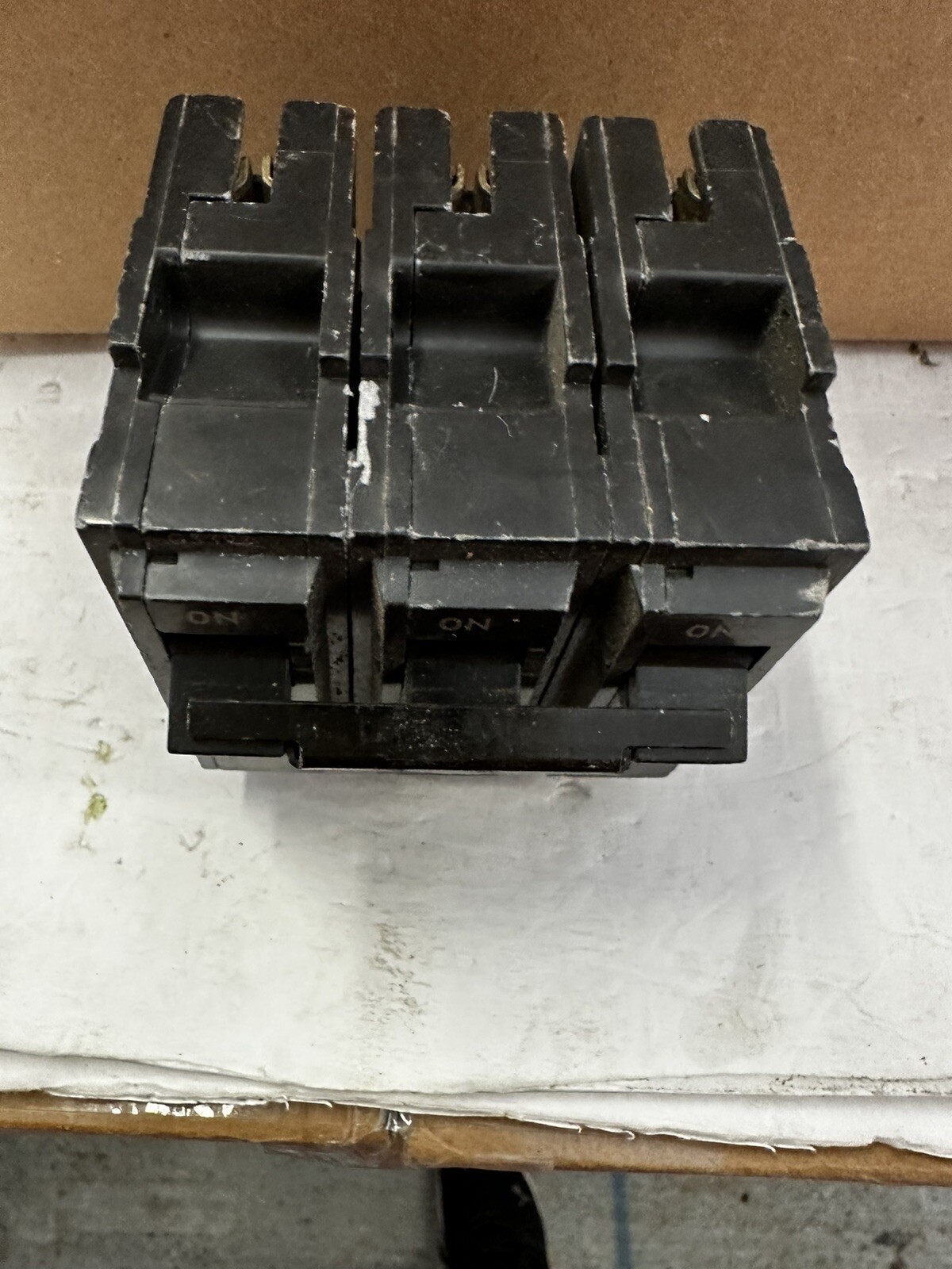 GE THQL3100 Circuit Breaker 120/240v