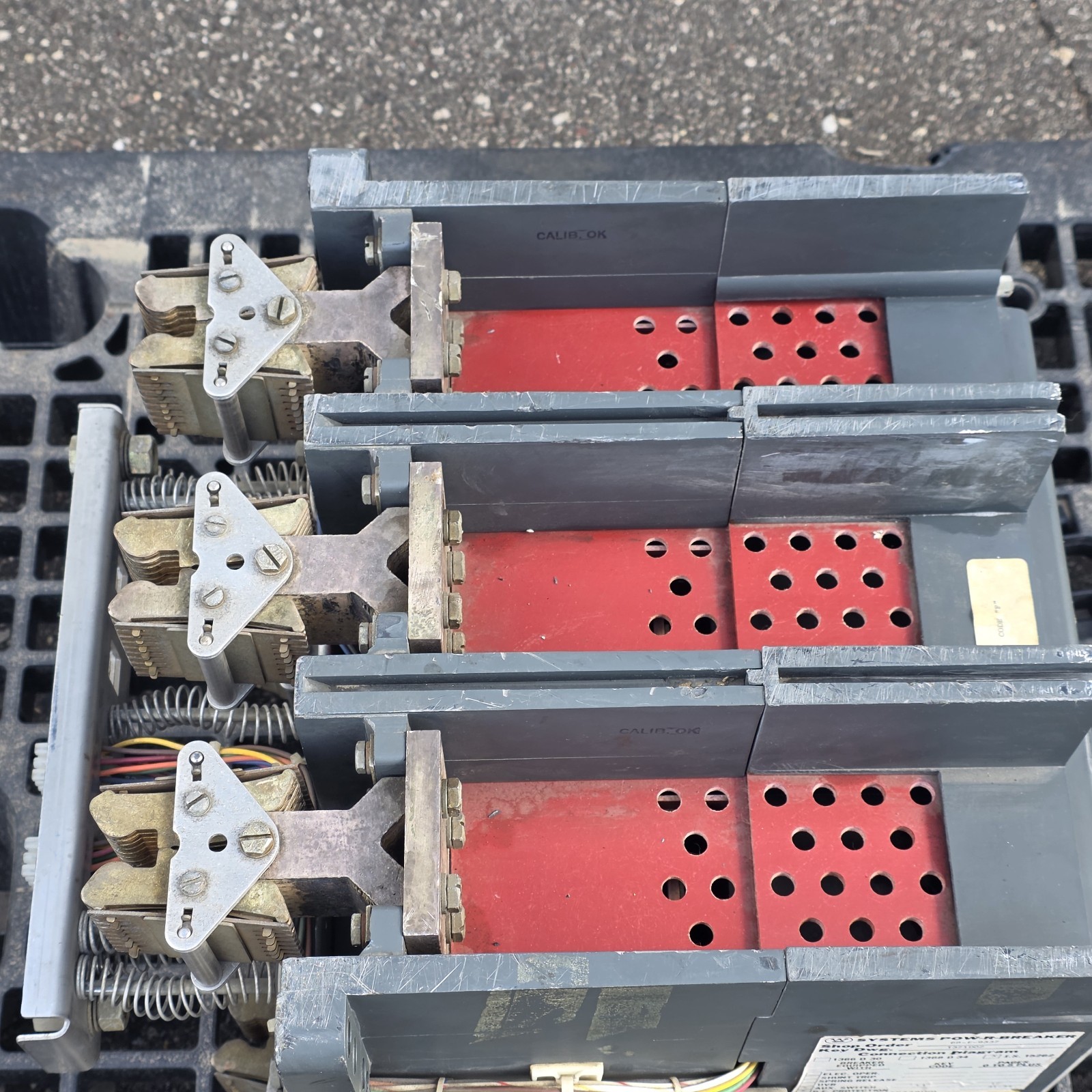 Westinghouse SPB100 1600A 3-Pole Systems Pow-R-Breaker Power Circuit Breaker