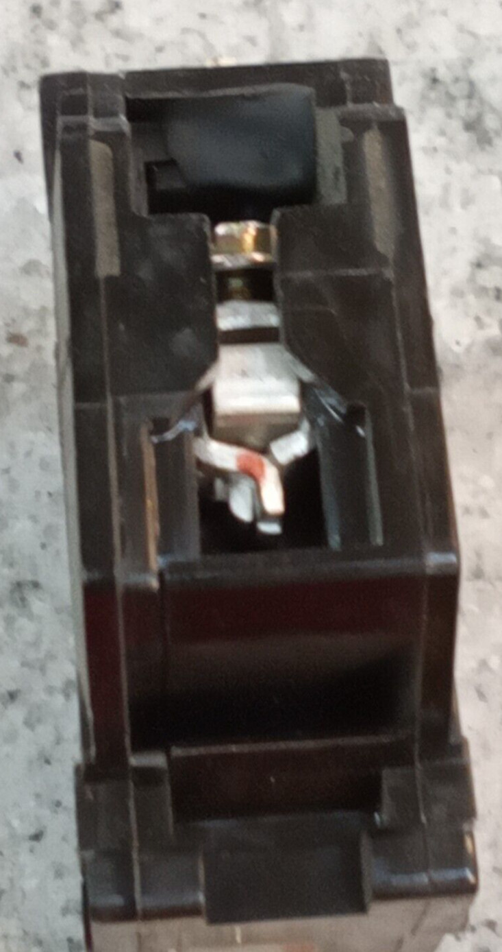 GE/BREAKER/THQB1120/20A/1P/120-240VAC/TYPE THQB/BOLT-ON/GROVE /NEW(L216