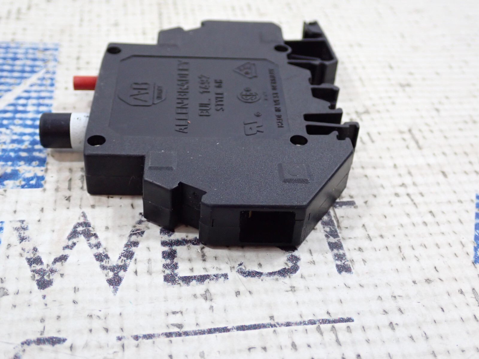 ALLEN BRADLEY 1492-GH015 SERIES B CIRCUIT BREAKER 1.50A 250V