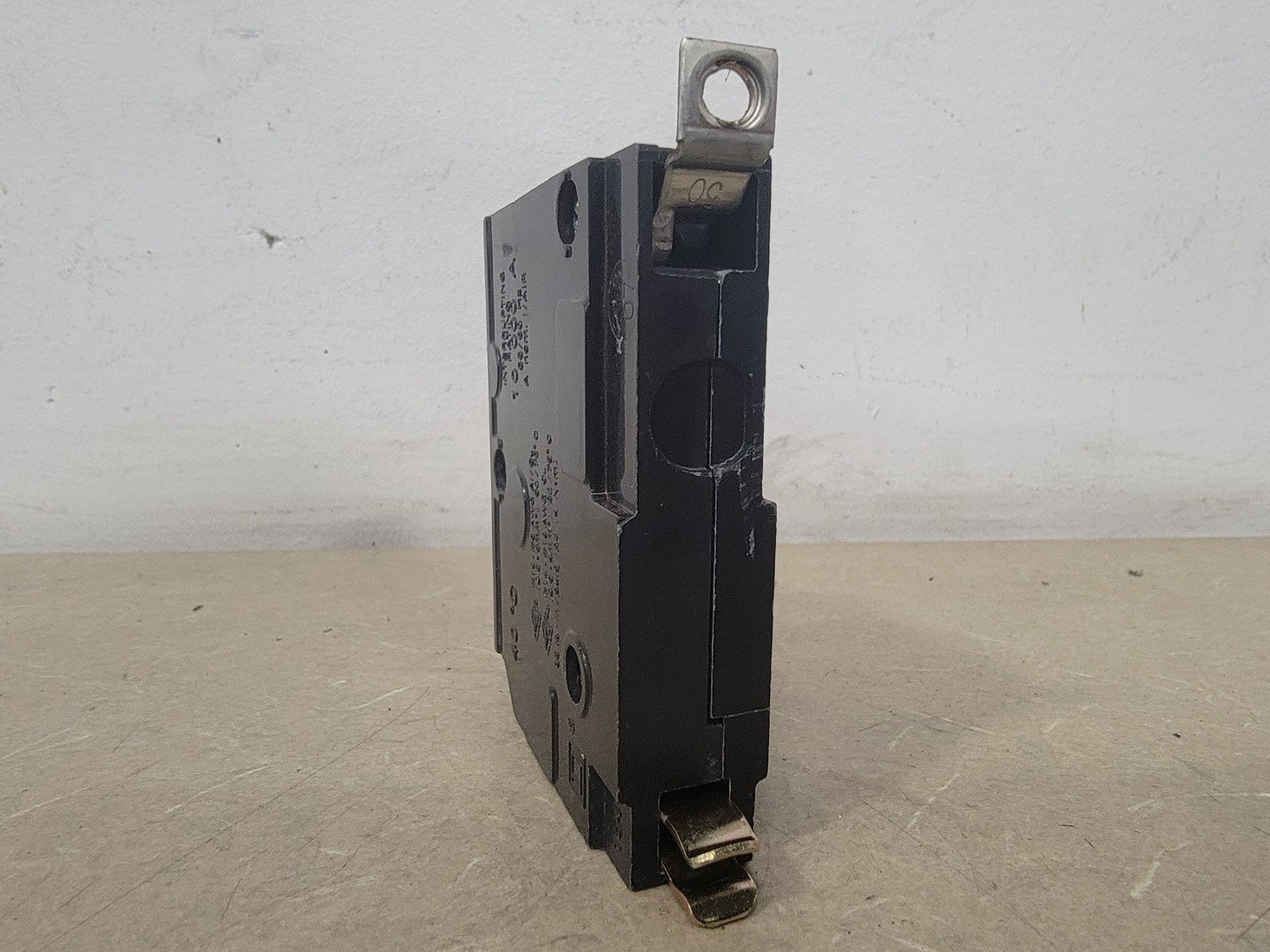 SQUARE D QOB130 30 Amp, 1 Pole, 120/240 volts Circuit Breaker – Electrical