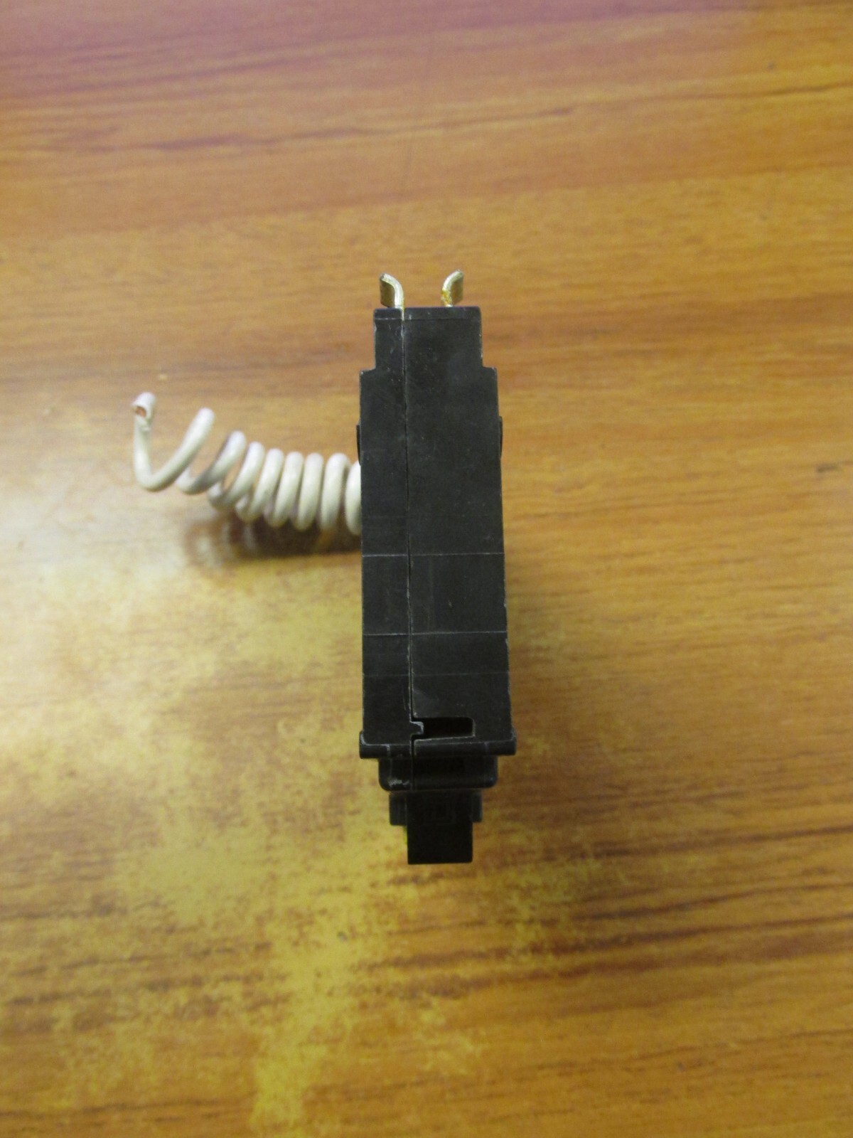 Square D ground-fault Breaker 1P, 20A, Cat# QO120GFI … VI-200