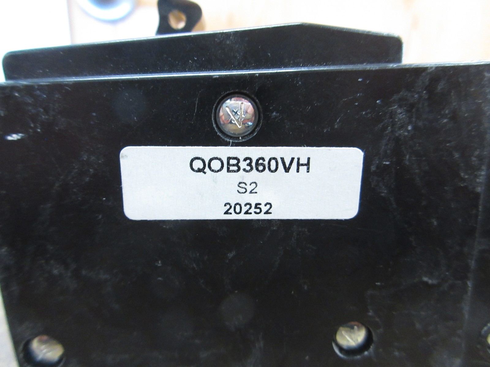 Square D Bolt-On Circuit Breaker QOB360VH 60A 240V 3P 22kA *(2) Mounting Screws*